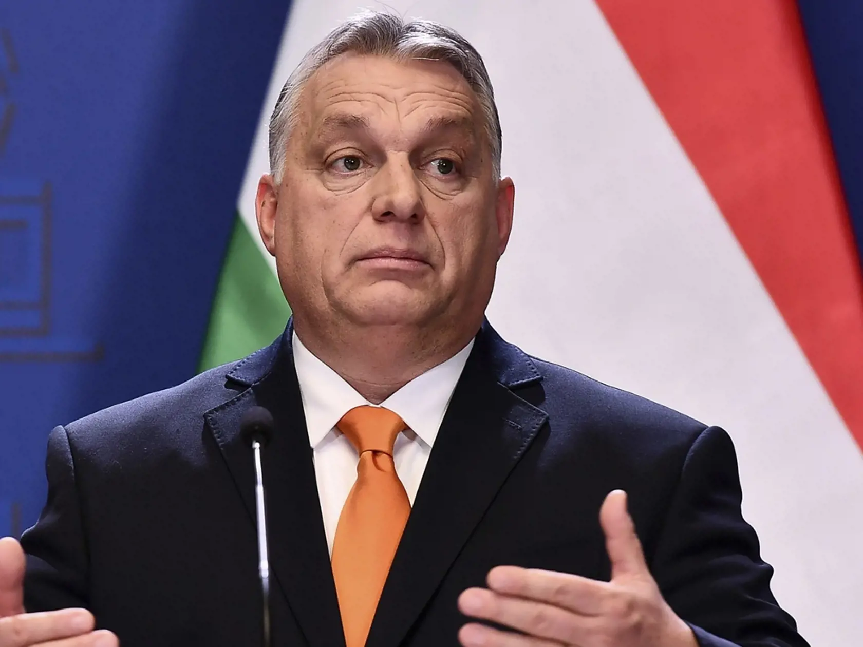 "Uvidíme, čo urobí tento pastier. A, samozrejme, ako sa zachová tá časť stáda, ktorá je pripravená obetovať sa pre to, aby si pastier mohol užívať hojnosť," dodal Medvedev.
