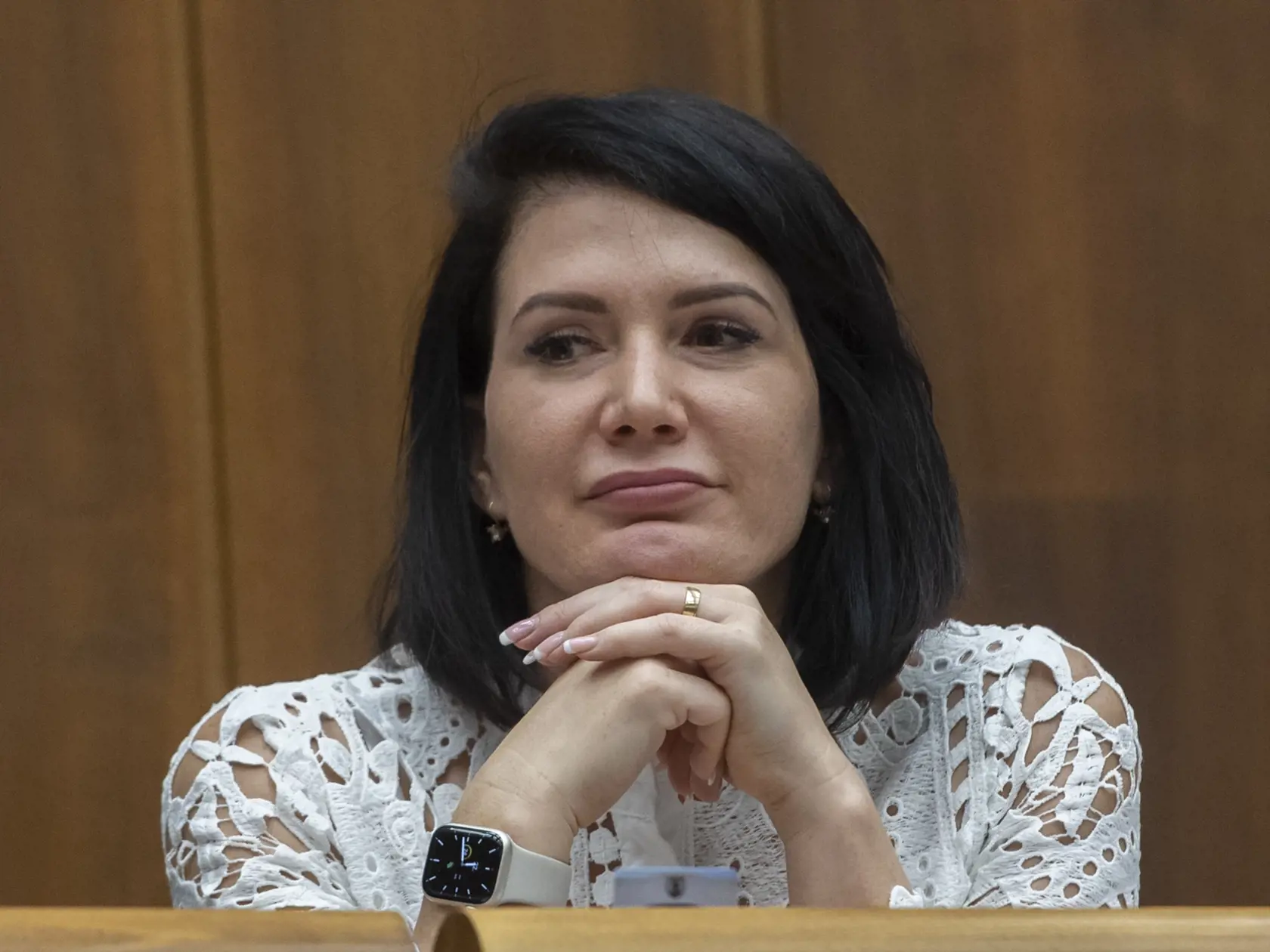 Na snímke poslankyňa parlamentu SR Jana Bittó Cigániková (SaS) po hlasovaní o financovaní voľného času dieťaťa, ktoré poslanci NR SR schválili aj po vrátení prezidentkou na 66. schôdzi NRSR 22. júna 2022 v Bratislave. Národná rada (NR) SR v stredu prelomila veto prezidentky SR Zuzany Čaputovej v prípade zákona o financovaní voľného času dieťaťa. Zákon schválilo plénum v pôvodnom znení a odmietlo pripomienky hlavy štátu. FOTO TASR - Martin Baumann 