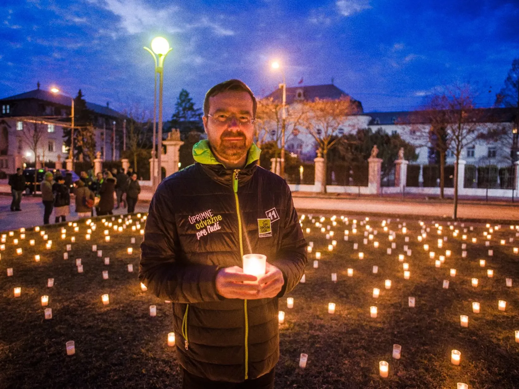 Súčasný minister zdravotníctva Marek Krajčí je v súčasnosti častým predmetom verejnej diskusie. Čast verejnosti sa obáva, že jeho vierovyznanie môže ovplyvniť smerovanie slovenského zdravotníctva.