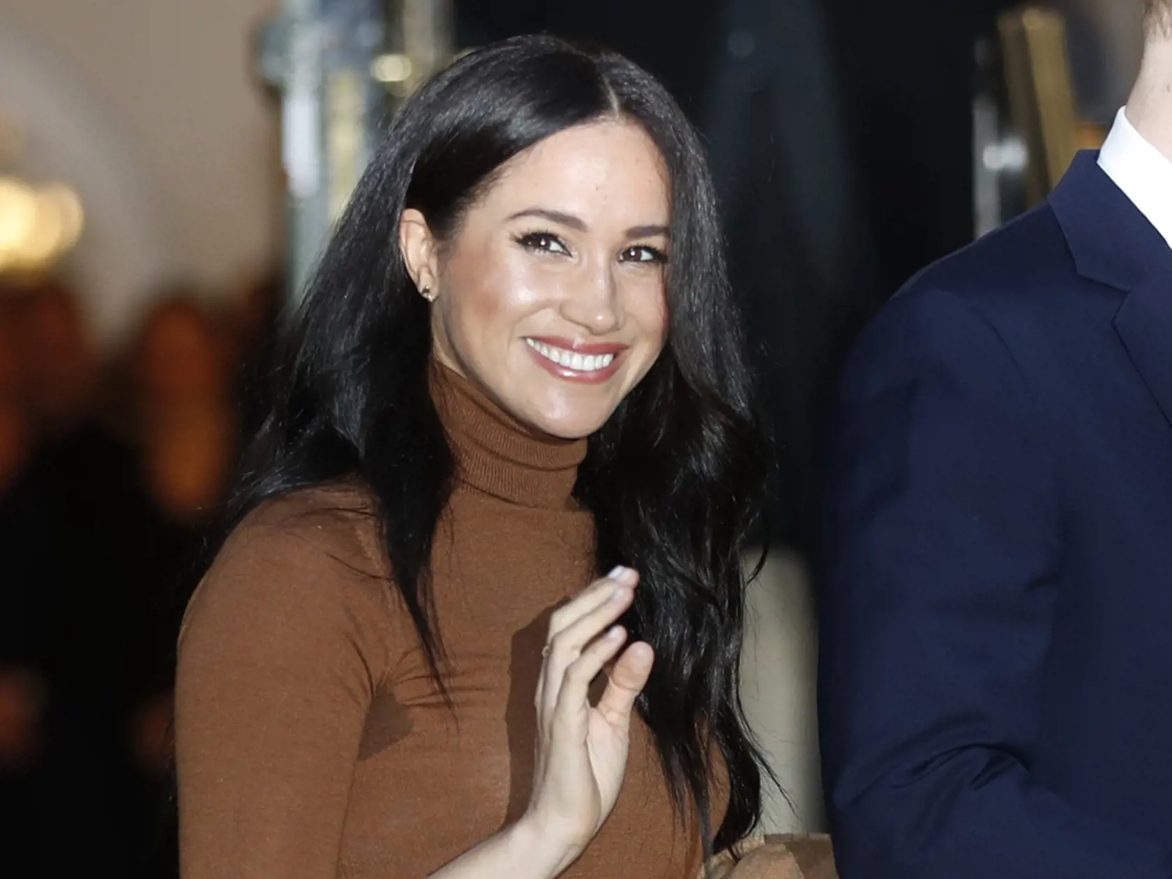 WA 25 Londýn - Britský princ Harry a jeho manželka Meghan sa usmievajú počas odchodu z Kanadského domu v Londýne 7. januára 2020. Vojvoda a vojvodkyňa zo Sussexu sa vzdajú svojej úlohy v kráľovskej rodine. Začnú pracovať, aby sa stali finančne nezávislým, oznámili to v stredu 8. januára 2020. FOTO TASR/AP

FILE - In this Tuesday, Jan. 7, 2020 file photo, Britain's Prince Harry and Meghan, Duchess of Sussex smile as they leave Canada House, in London. Prince Harry and his wife Meghan 'stepping ba