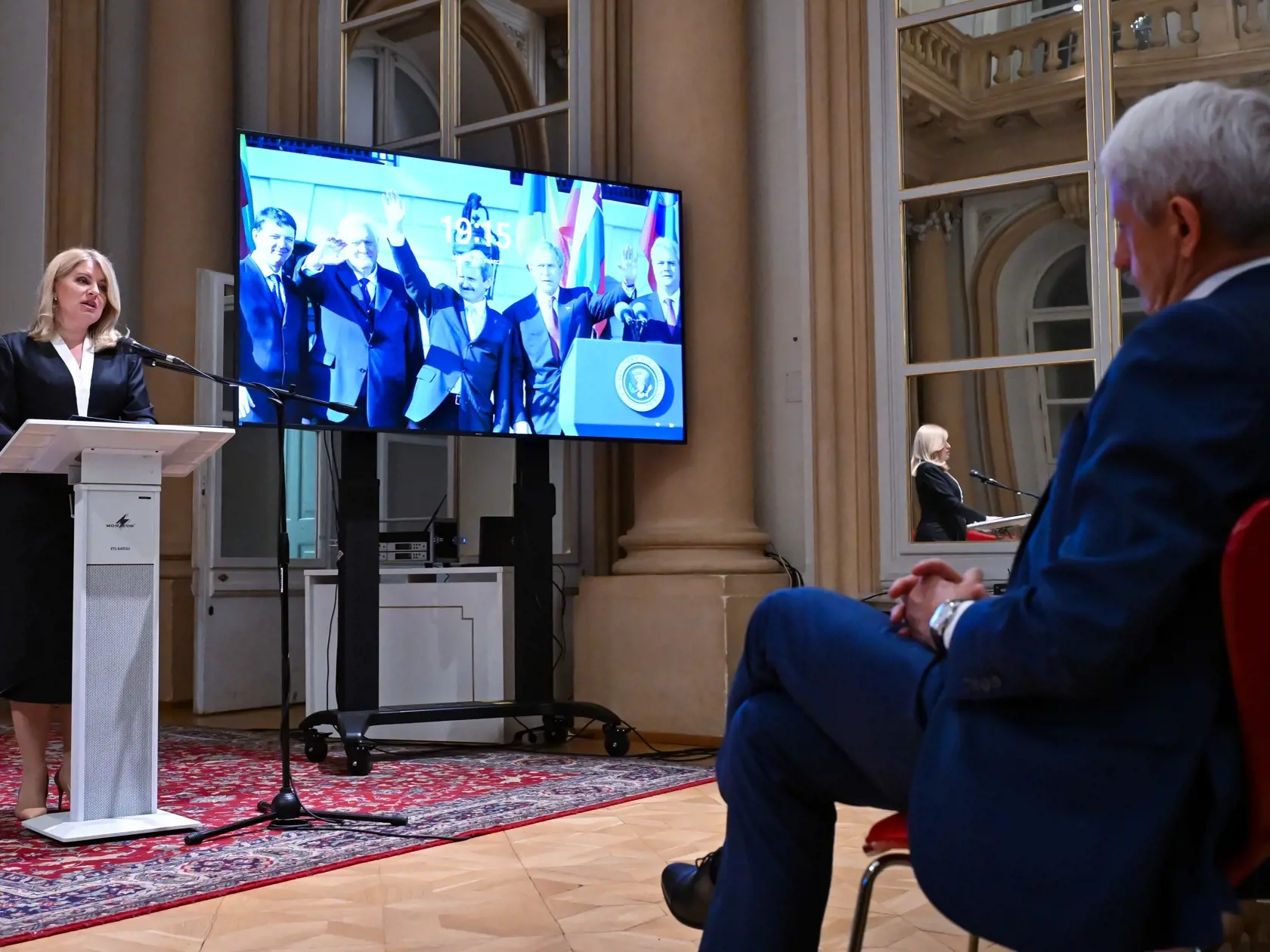 Na snímke zľava prezidentka SR Zuzana Čaputová, bývalý predseda vlády SR Mikuláš Dzurinda počas príhovoru v rámci spomienkového podujatia pri príležitosti 20. výročia vstupu Slovenskej republiky do Severoatlantickej aliancie (NATO) 27. marca 2024 v Bratislave.