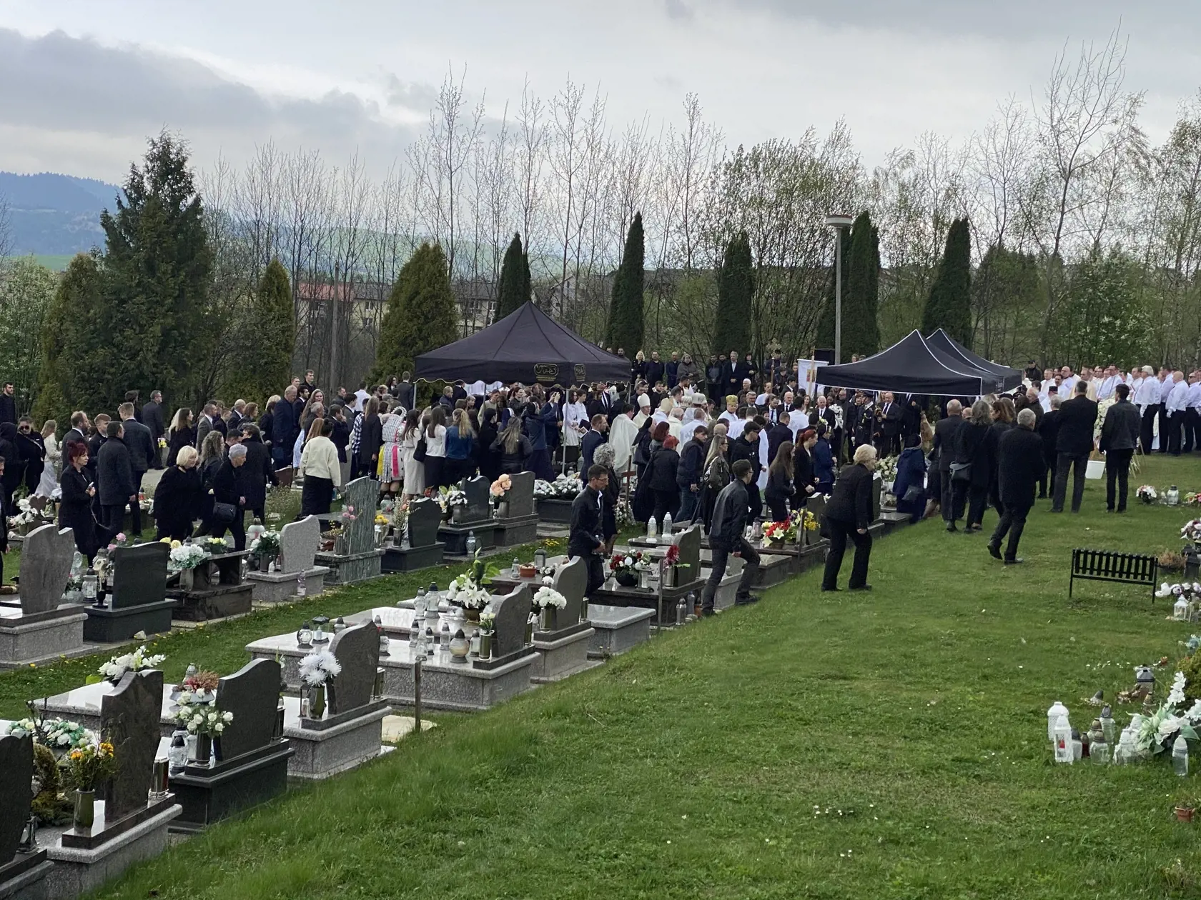 Pohreb troch obetí tragickej havárie pri Spišskej Kapitule v sobotu 6. 4. 2024.