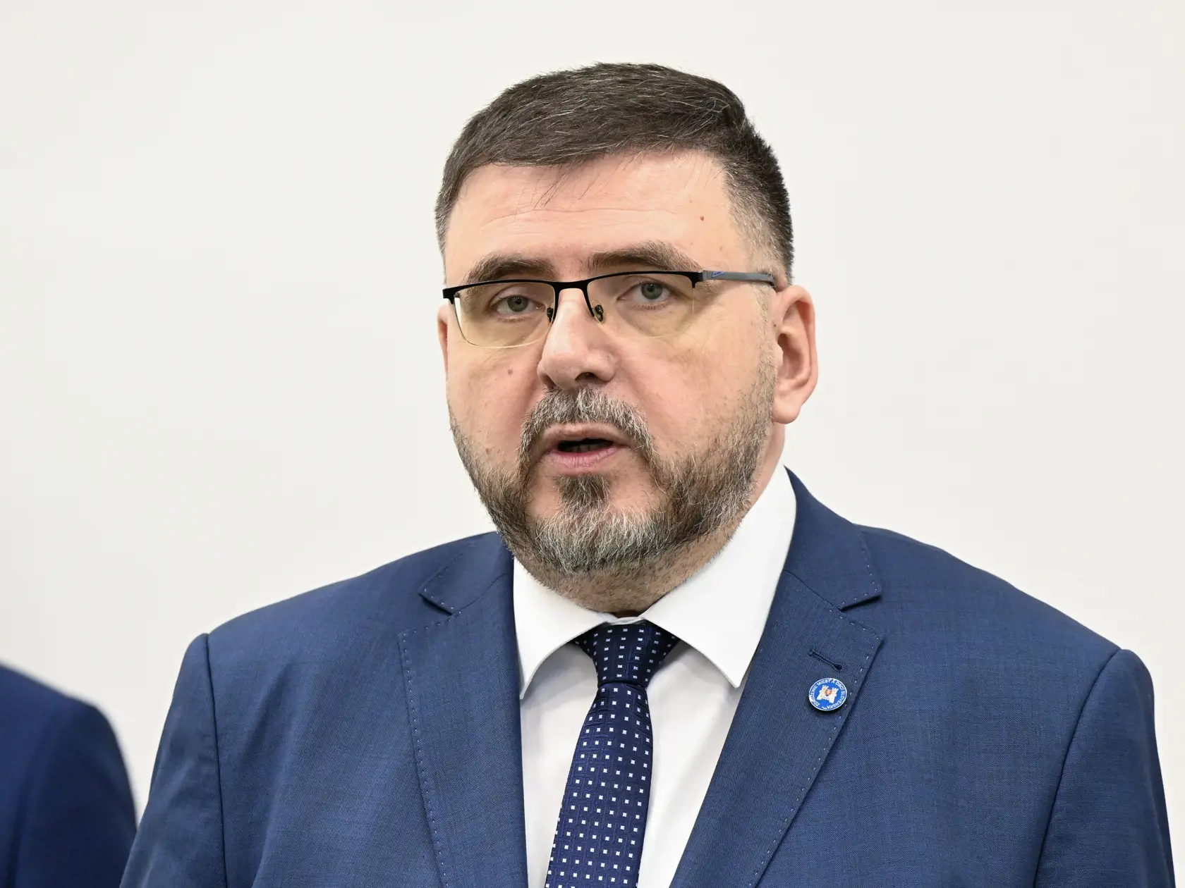 Na snímke predseda Združenia miest a obcí Slovenska (ZMOS) Jozef Božik počas tlačovej konferencie po rokovaní zástupcov Odborového zväzu školstva so zástupcami Združenia miest a obcí Slovenska v Bratislave v stredu 22. januára 2025. FOTO TASR - Pavel Neubauer	


