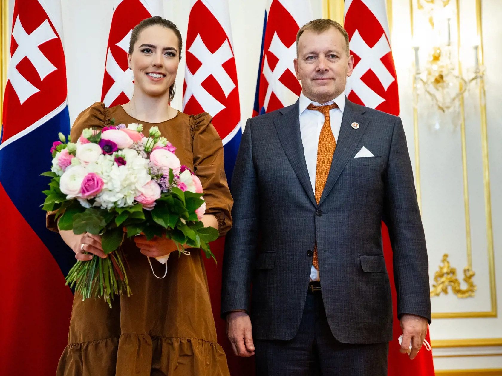 Petra Vlhová absolvovala stretnutie s predsedom Národnej rady Slovenskej republiky Borisom Kollárom a následnú tlačovú konferenciu v priestoroch Bratislavského hradu. Na snímke Petra Vlhová a Boris Kollár.
