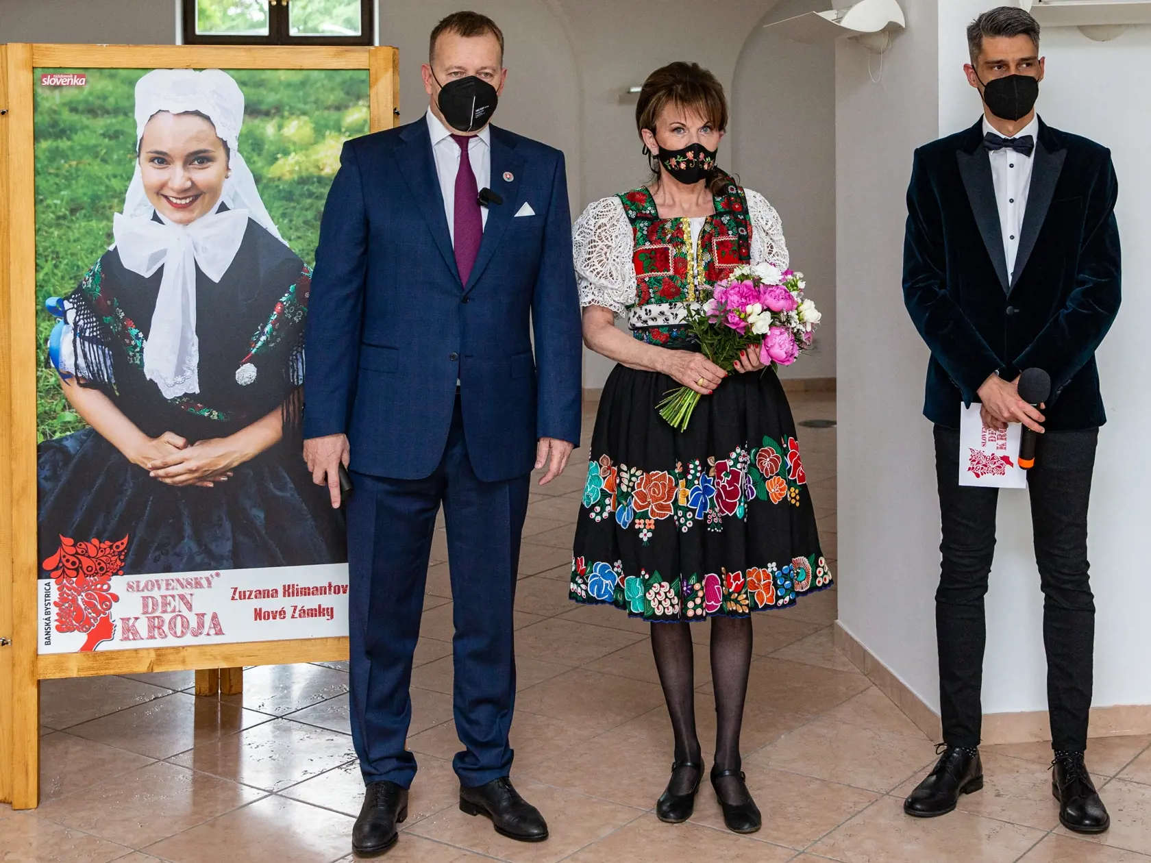 Vernisáž výstavy “Slovenský den kroja”  ktorá sa uskutočnila na Bratislavskom hrade. Na snímke je Boris Kollár a Mária Reháková. 