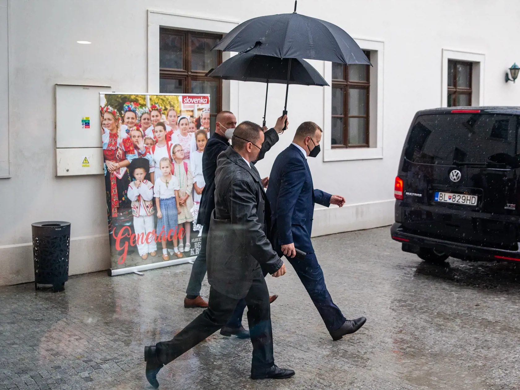 Vernisáž výstavy “Slovenský den kroja”  ktorá sa uskutočnila na Bratislavskom hrade. Na snímke je Boris Kollár. 