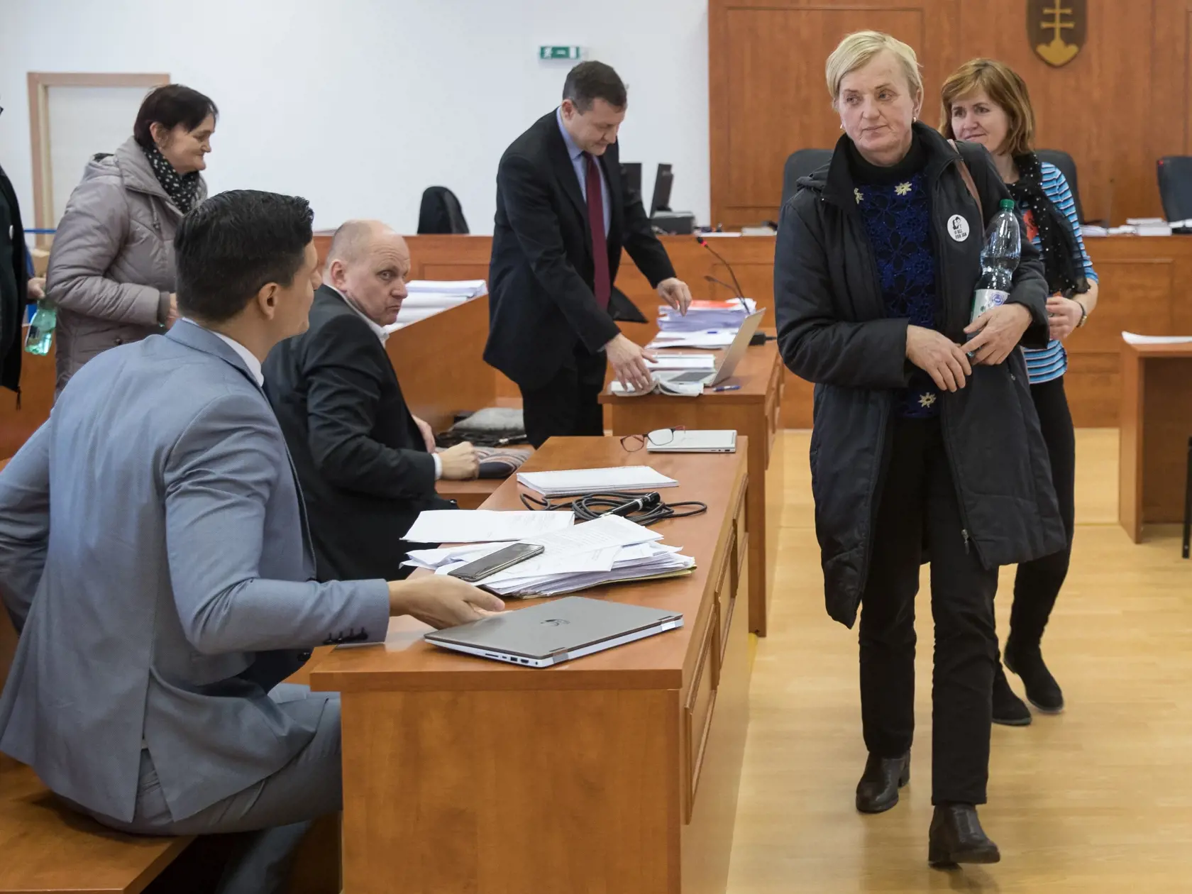 Siedme pojednávanie na Špecializovanom trestnom súde v Pezinku vo veci vraždy investigatívneho novinára Jána Kuciaka a jeho snúbenice Martiny Kušnírovej. Na snímke sú rodinní príslušníci zavraždenej dvojice. Vľavo je Jozef Kuciak a Jana Kuciaková, druhá zprava je Zlatica Kušnírová.