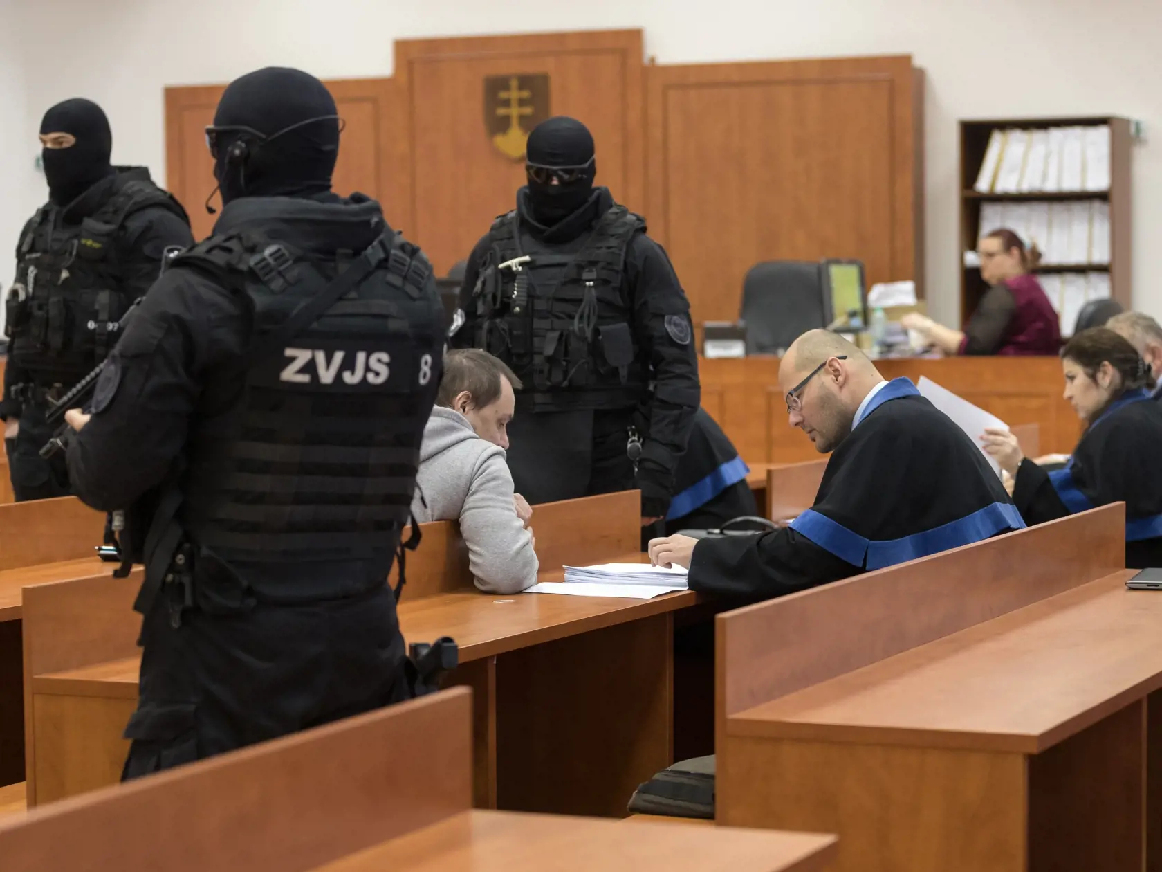 Ôsme pojednávanie na Špecializovanom trestnom súde v Pezinku vo veci vraždy investigatívneho novinára Jána Kuciaka a jeho snúbenice Martiny Kušnírovej. Na snímke je obžalovaný Tomáš Szabó so svojim právnym zástupcom.