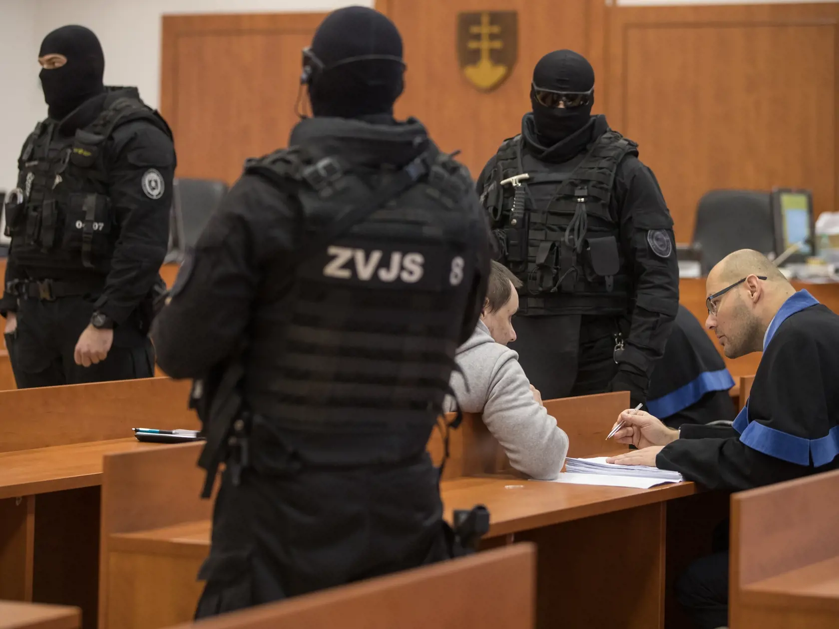 Ôsme pojednávanie na Špecializovanom trestnom súde v Pezinku vo veci vraždy investigatívneho novinára Jána Kuciaka a jeho snúbenice Martiny Kušnírovej. Na snímke je obžalovaný Tomáš Szabó so svojim právnym zástupcom.