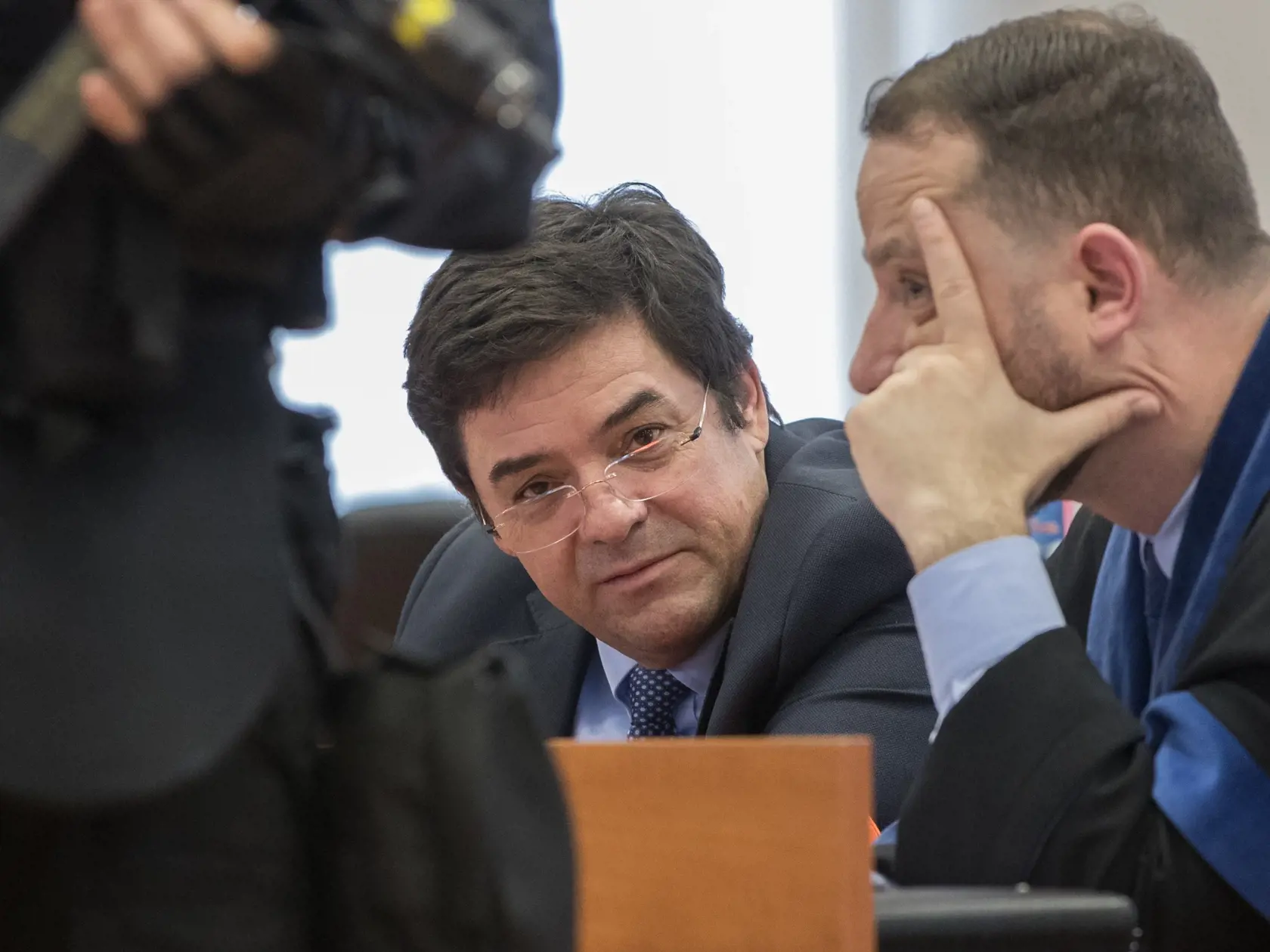 Siedme pojednávanie na Špecializovanom trestnom súde v Pezinku vo veci vraždy investigatívneho novinára Jána Kuciaka a jeho snúbenice Martiny Kušnírovej. Na snímke vľavo je obžalovaný Marián Kočner so svojim právnym zástupcom Markom Parom..