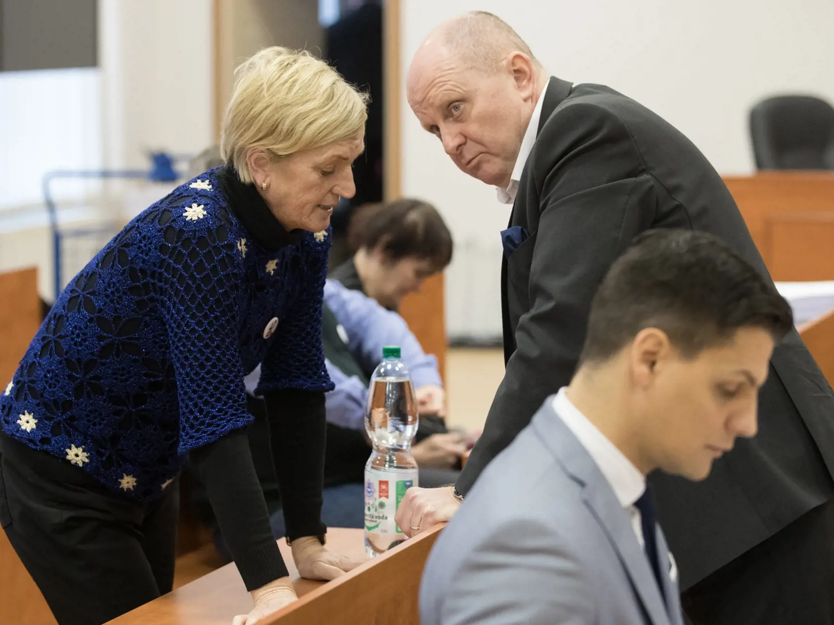 Siedme pojednávanie na Špecializovanom trestnom súde v Pezinku vo veci vraždy investigatívneho novinára Jána Kuciaka a jeho snúbenice Martiny Kušnírovej. Na snímke Zlatica Kušnírová so svojim právnym zástupcom Romanom Kvasnicom.