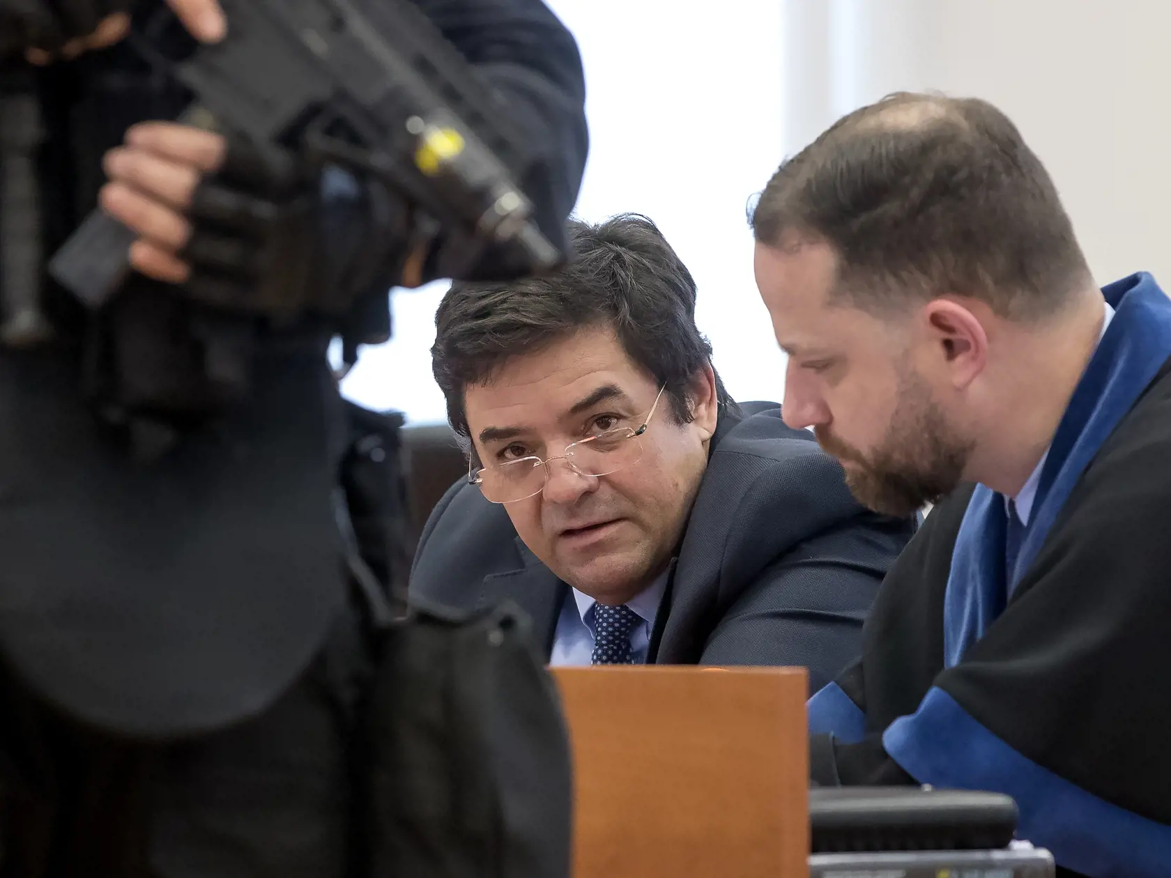 Siedme pojednávanie na Špecializovanom trestnom súde v Pezinku vo veci vraždy investigatívneho novinára Jána Kuciaka a jeho snúbenice Martiny Kušnírovej. Na snímke vľavo je obžalovaný Marián Kočner so svojim právnym zástupcom Markom Parom..
