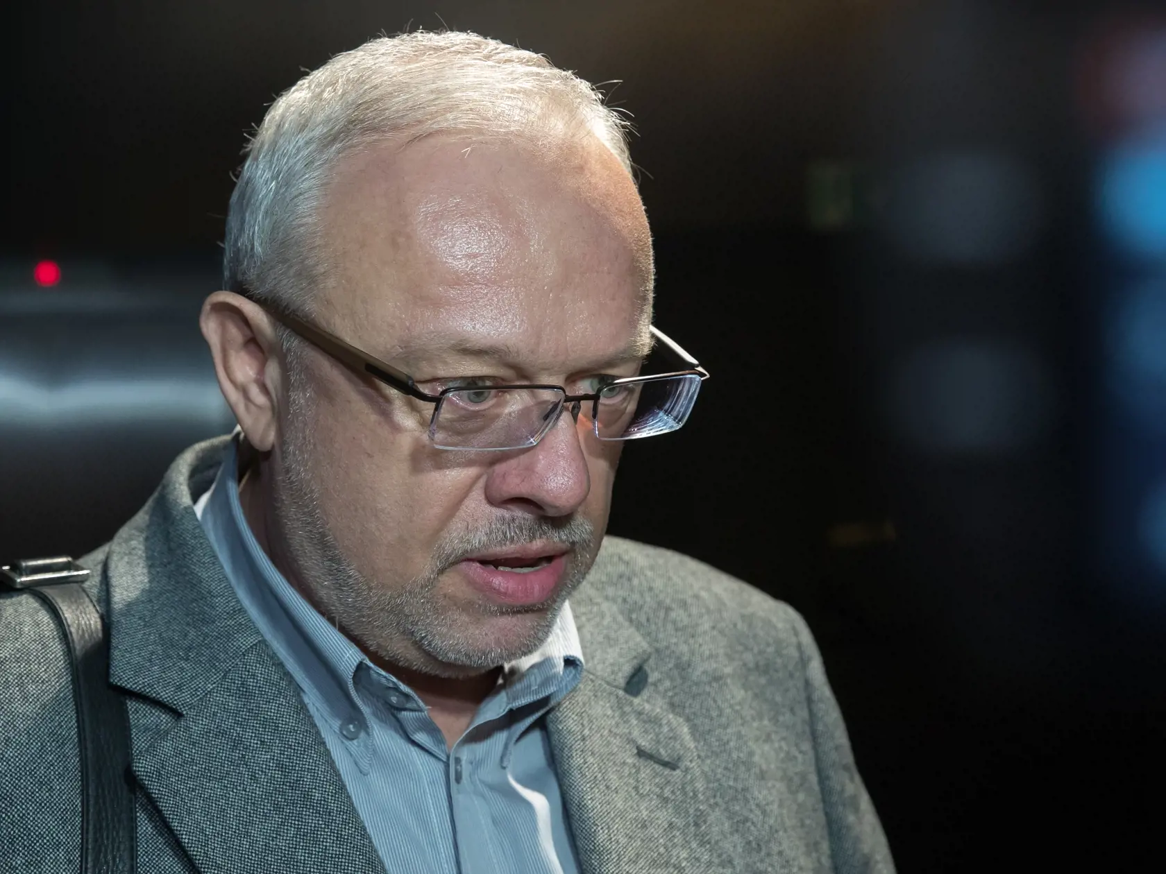 Premiéra filmu Ostrým nožom, ktorého scenár bol inšpirovaný vraždou študenta Daniela Tupého na Tyršovom nábreží v Bratislave. Na snímke je otec Daniela Tupého, Daniel Tupý starší.