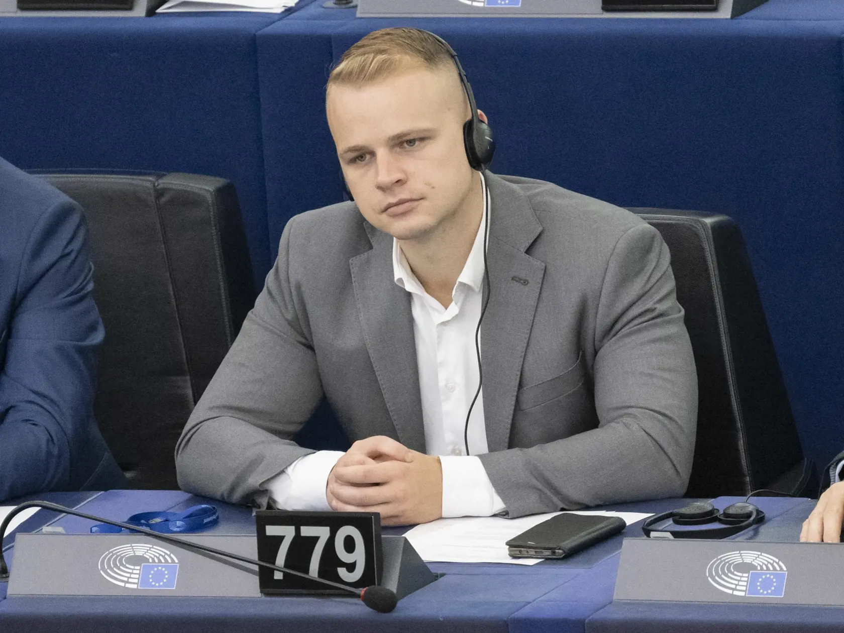 Na snímke slovenský europoslanec Milan Mazurek (Republika) počas ustanovujúcej plenárnej schôdze Európskeho parlamentu po júnových voľbách v utorok 16. júla 2024 v Štrasburgu. Poslanci v utorok a v stredu zvolia predsedu EP najbližšieho 2,5 roka, ako aj 14 podpredsedov a piatich kvestorov. FOTO TASR - Martin Baumann