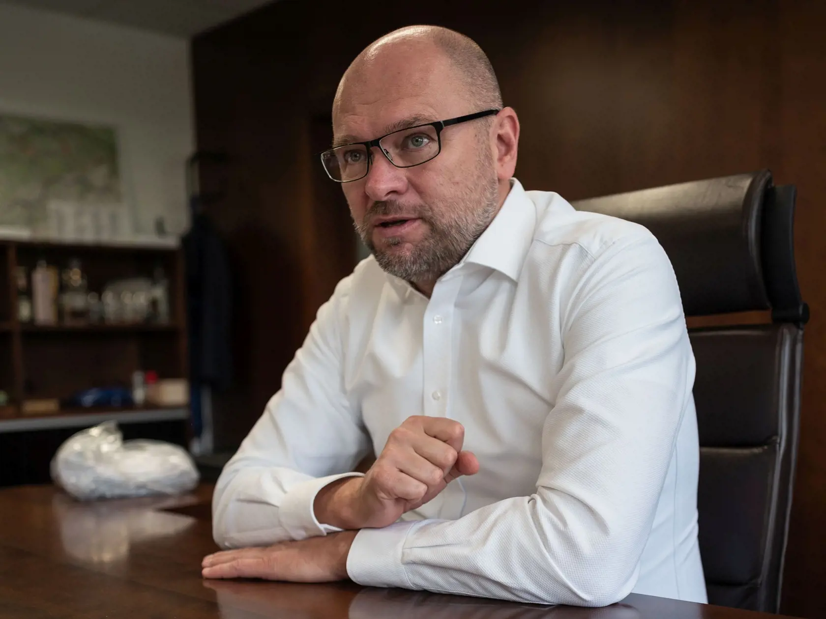 AKO RYBIČKA AŽ DO VEČERA Každý deň po obede si Richard Sulík vyhradí krátky čas na oddychový spánok.