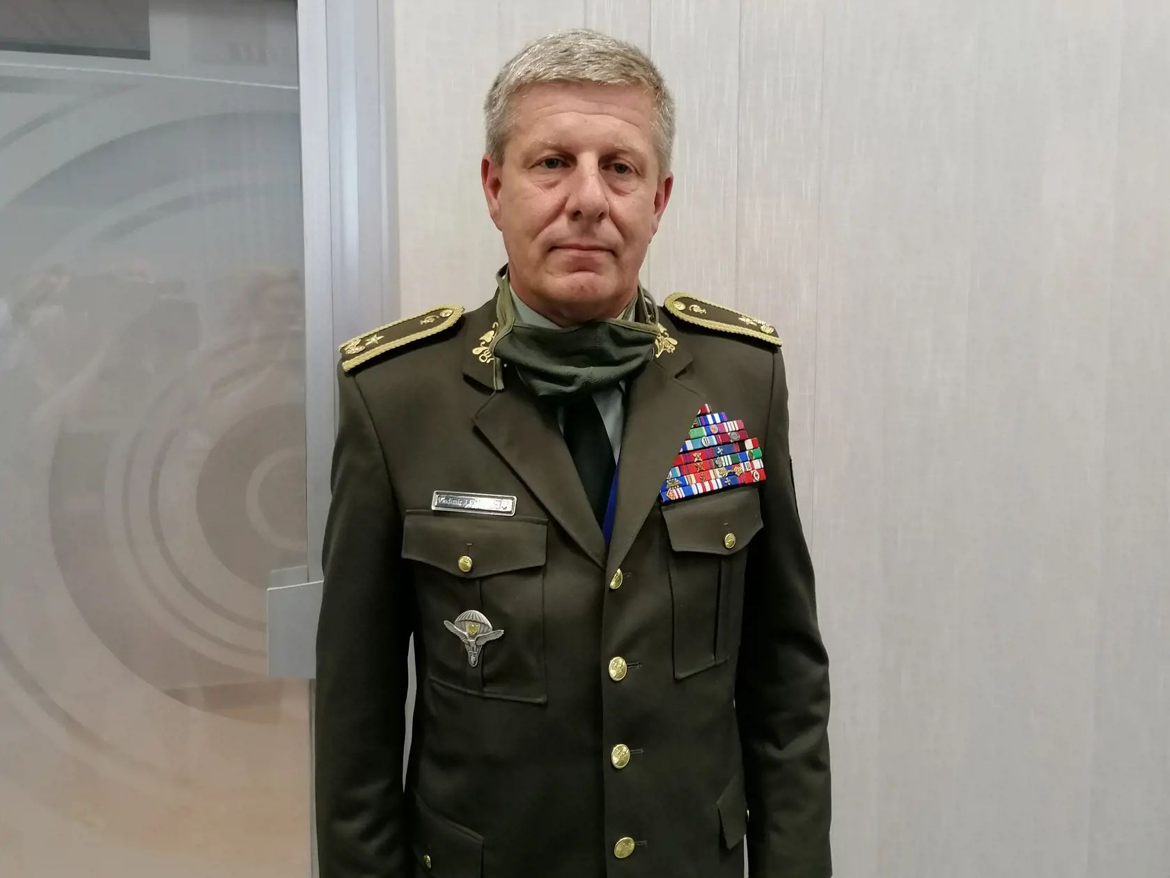 Minister obrany Jaroslav Naď (OĽANO) odvolal vo štvrtok 27. augusta 2020 s okamžitou platnosťou súčasného riaditeľa Ústrednej vojenskej nemocnice SNP v Ružomberku Petra Vaněka. Dôvodom je ekonomický i personálny rozklad nemocnice, masívne zlyhanie manažmentu, porušovanie zákona i nehospodárne nakladanie s financiami. Na snímke nový riaditeľ Ústrednej vojenskej nemocnice v Ružomberku brigádny generál Vladimír Lengvarský. V Bratislave, 27. augusta 2020. FOTO TASR -  Martina Kriková
