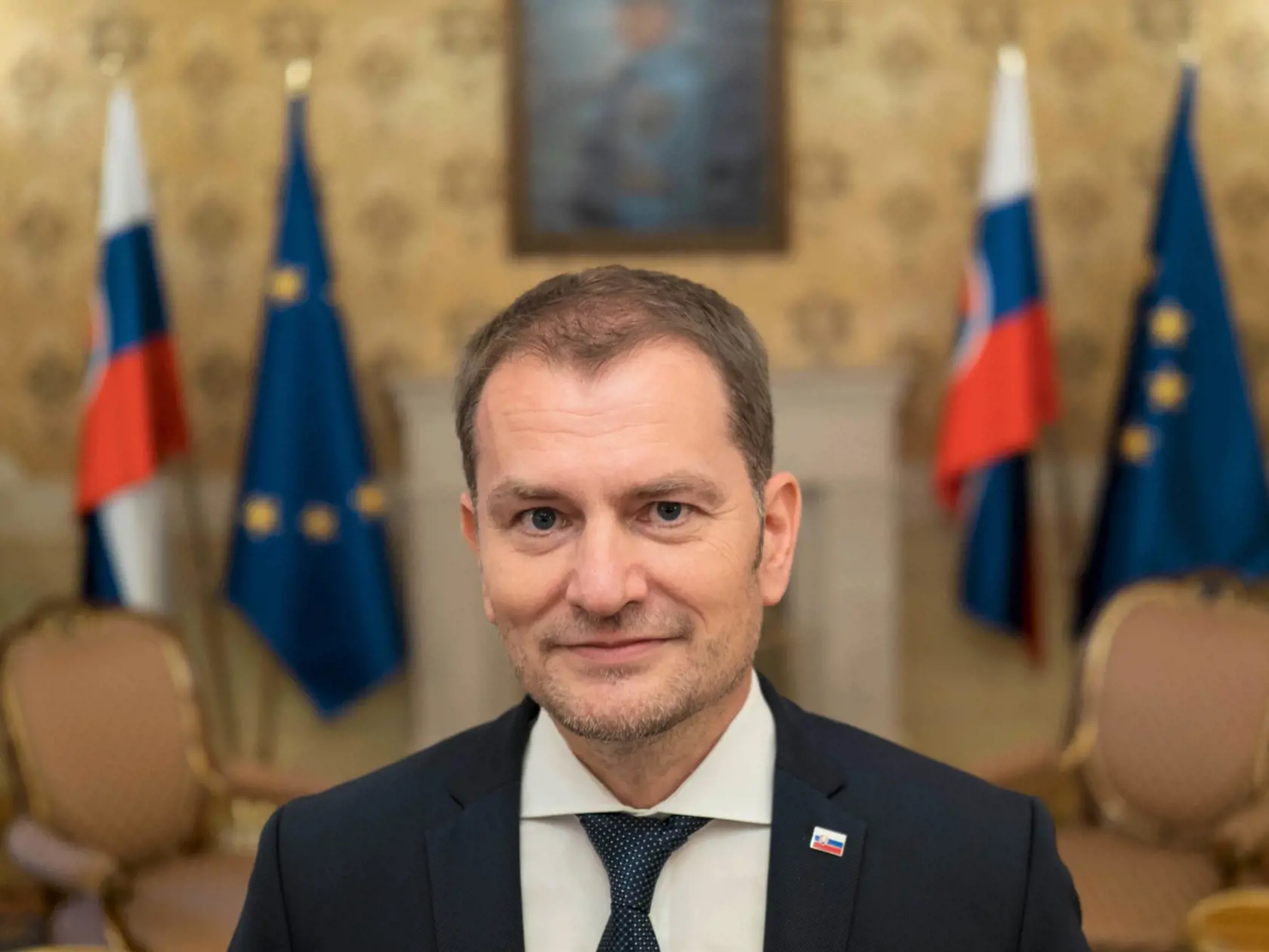 Muž, ktorého označujú za šaša, je nateraz prvým mužom vládneho paláca.