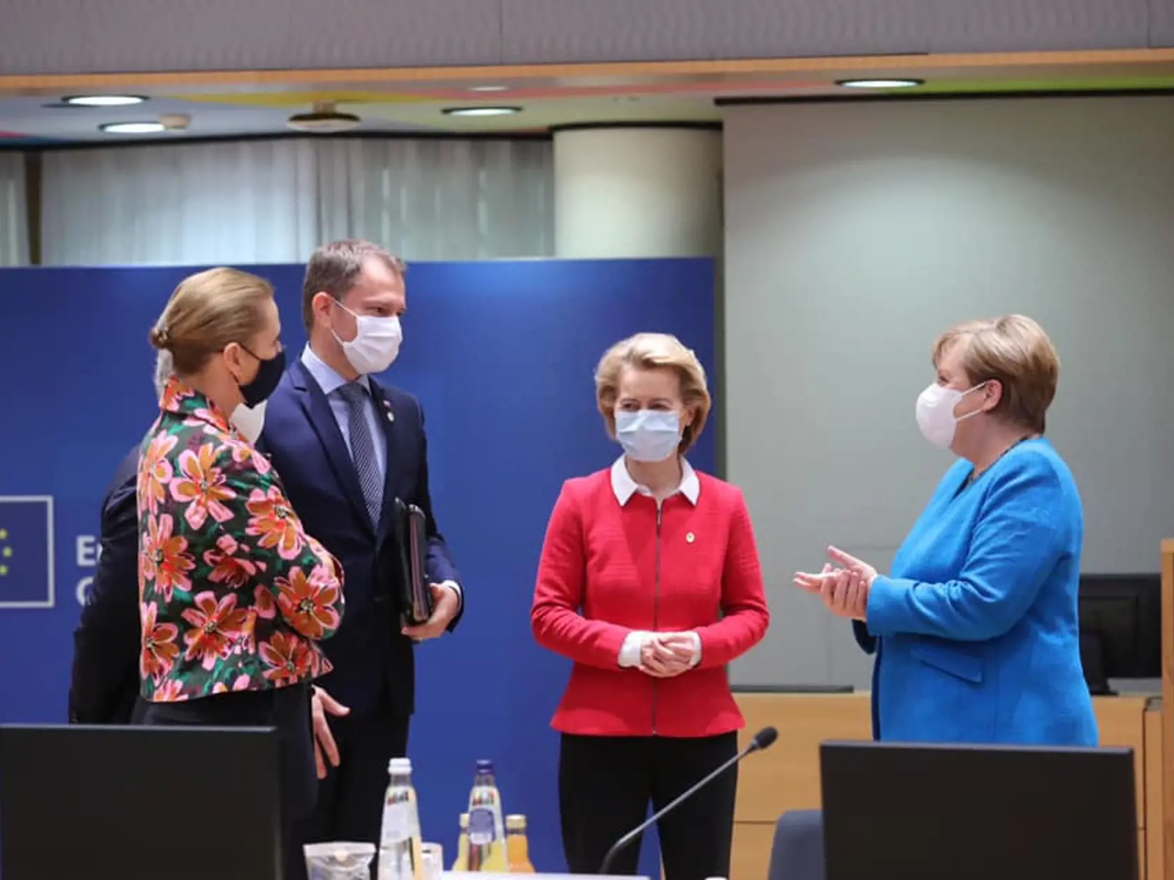 Igor Matovič sa na rozpočtovom samite v Bruseli stretol s európskymi politikmi, napríklad aj s Angelou Merkelovou.