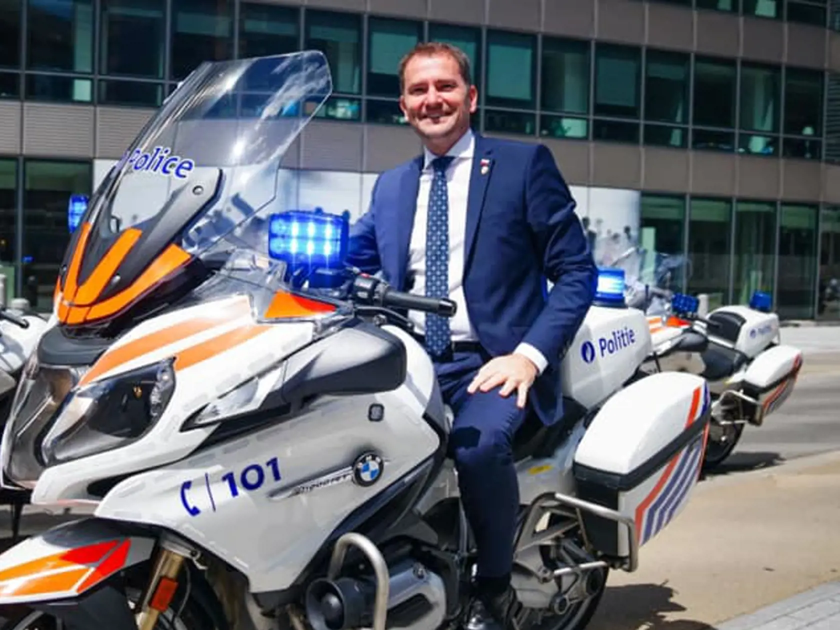Igor Matovič sa odfotil aj s bruselskými policajnými motorkami.