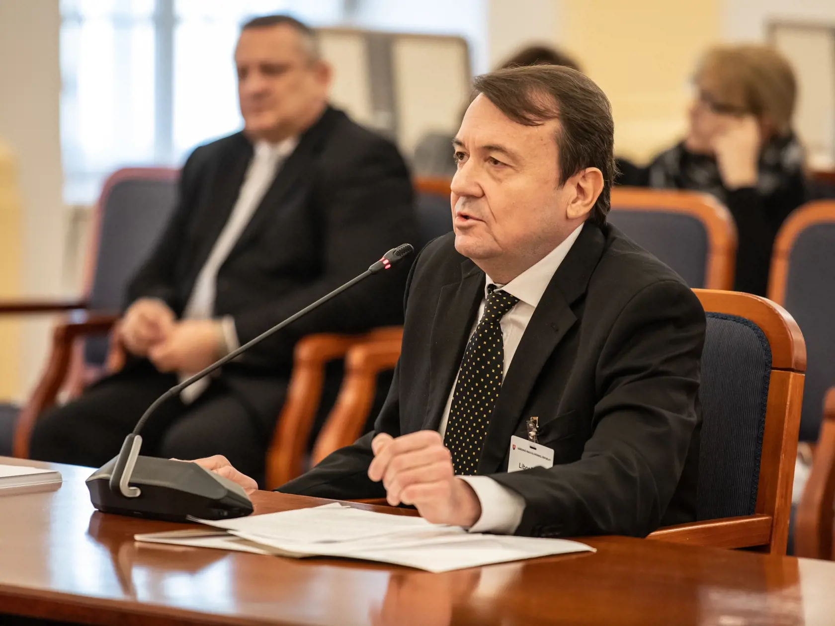 Verejné vypočutie kandidátov na Ústavných Sudcov v Bratislave v budove Historickej Národnej Rady na Župnom Námestí