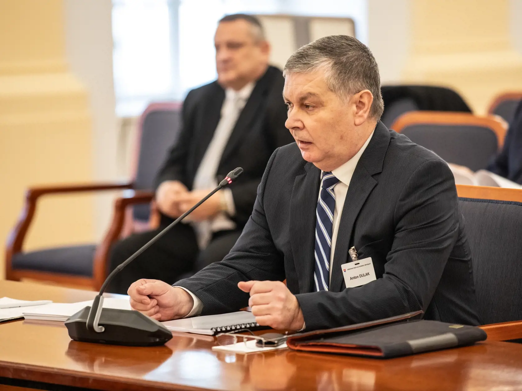 Verejné vypočutie kandidátov na Ústavných Sudcov v Bratislave v budove Historickej Národnej Rady na Župnom Námestí