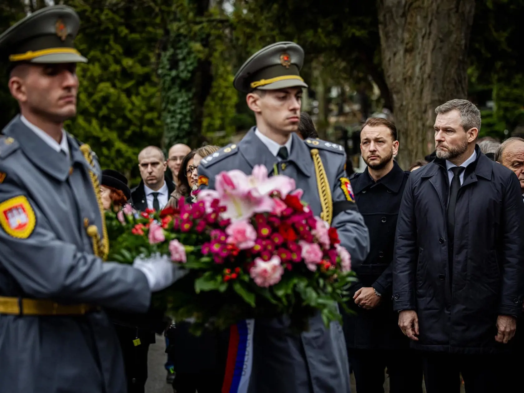 Fotografie z pohrebu zverejnil na sociálne sieti Peter Pellegrini (Hlas).