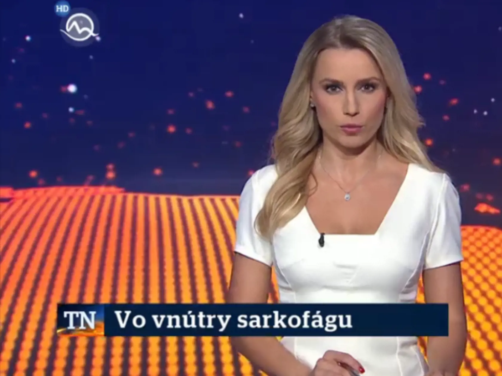 Diváci, ktorí v júli sledovali Televízne noviny, neverili vlastným očiam. Keď moderátorka Mária Chreneková Pietrová avizovala reportáž o Černobyli, na obrazovke sa objavilo niečo, čo všetkým vypálilo oči. „Vnútry sarkofágu.“ Au, taká hrubica.