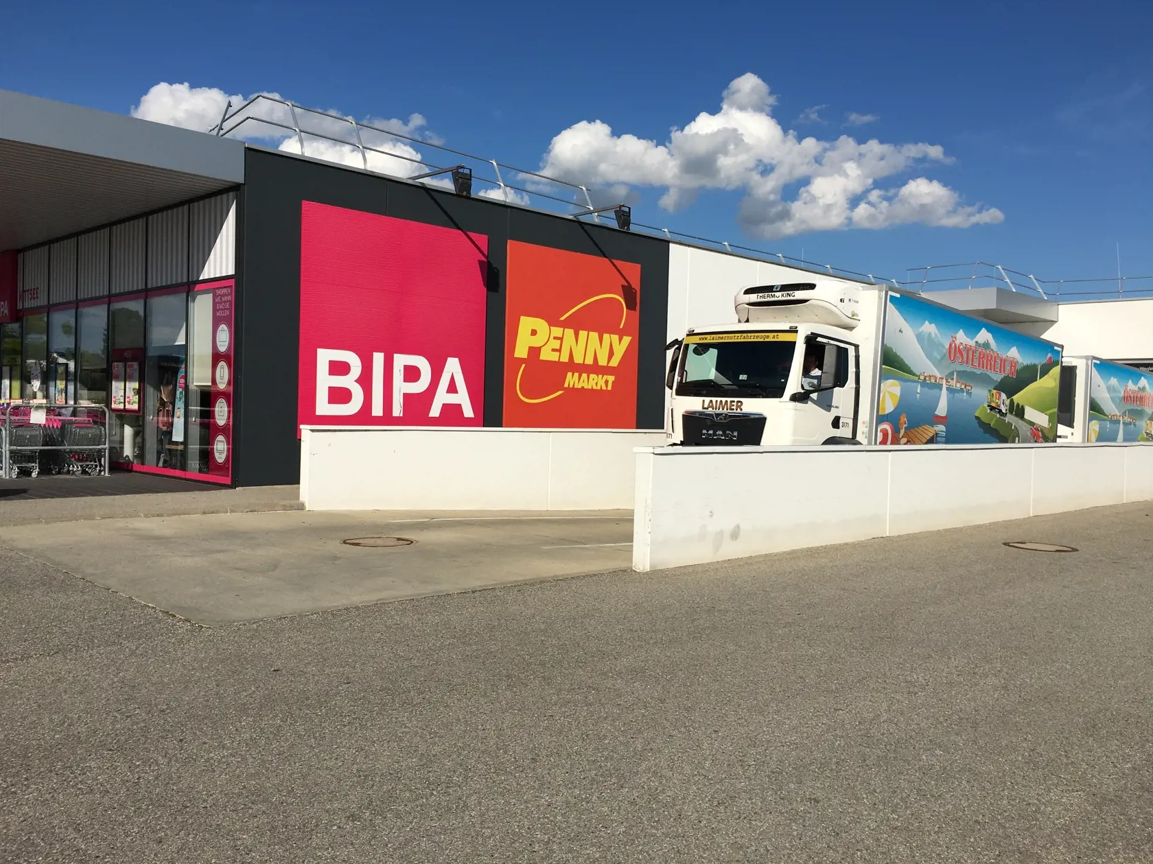 Bipa, kde ku krádeži došlo, je na krádeže, často práve Slovákov, zvyknutá.