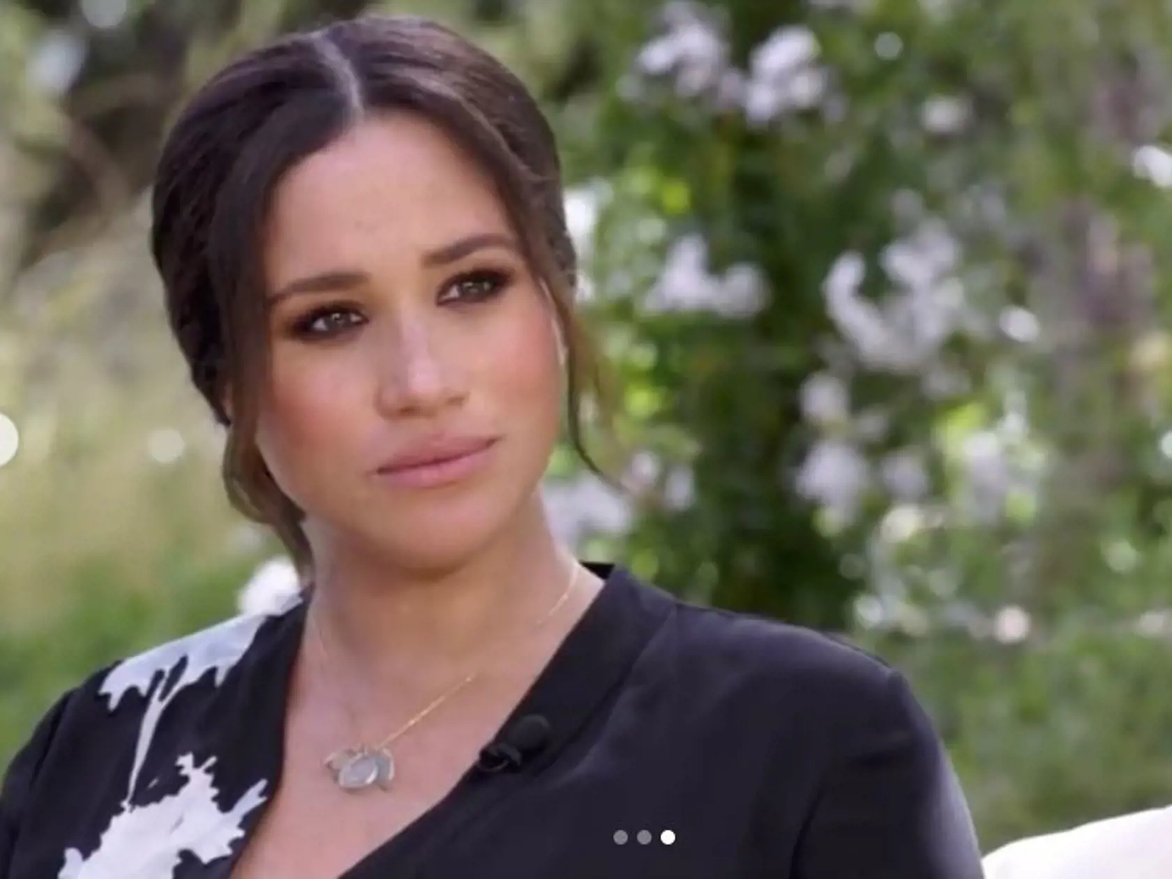 Meghan Markle mala výrazný mejkap a umelé mihalnice.
