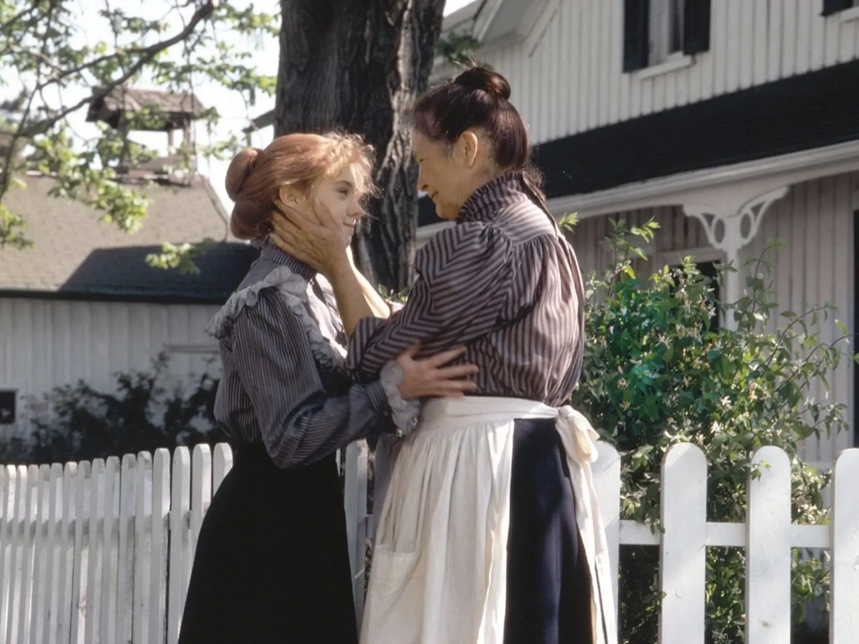 Megan Follows a Colleen Dewhurst.