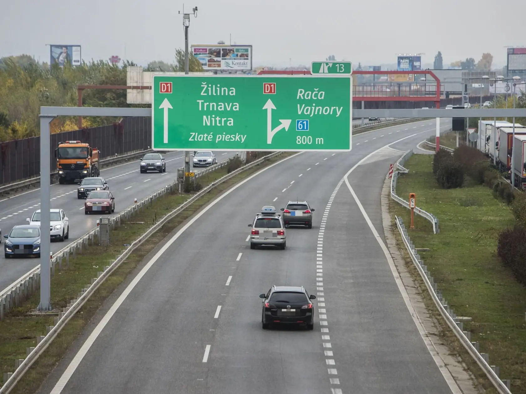Na snímke úsek diaľnice D1.