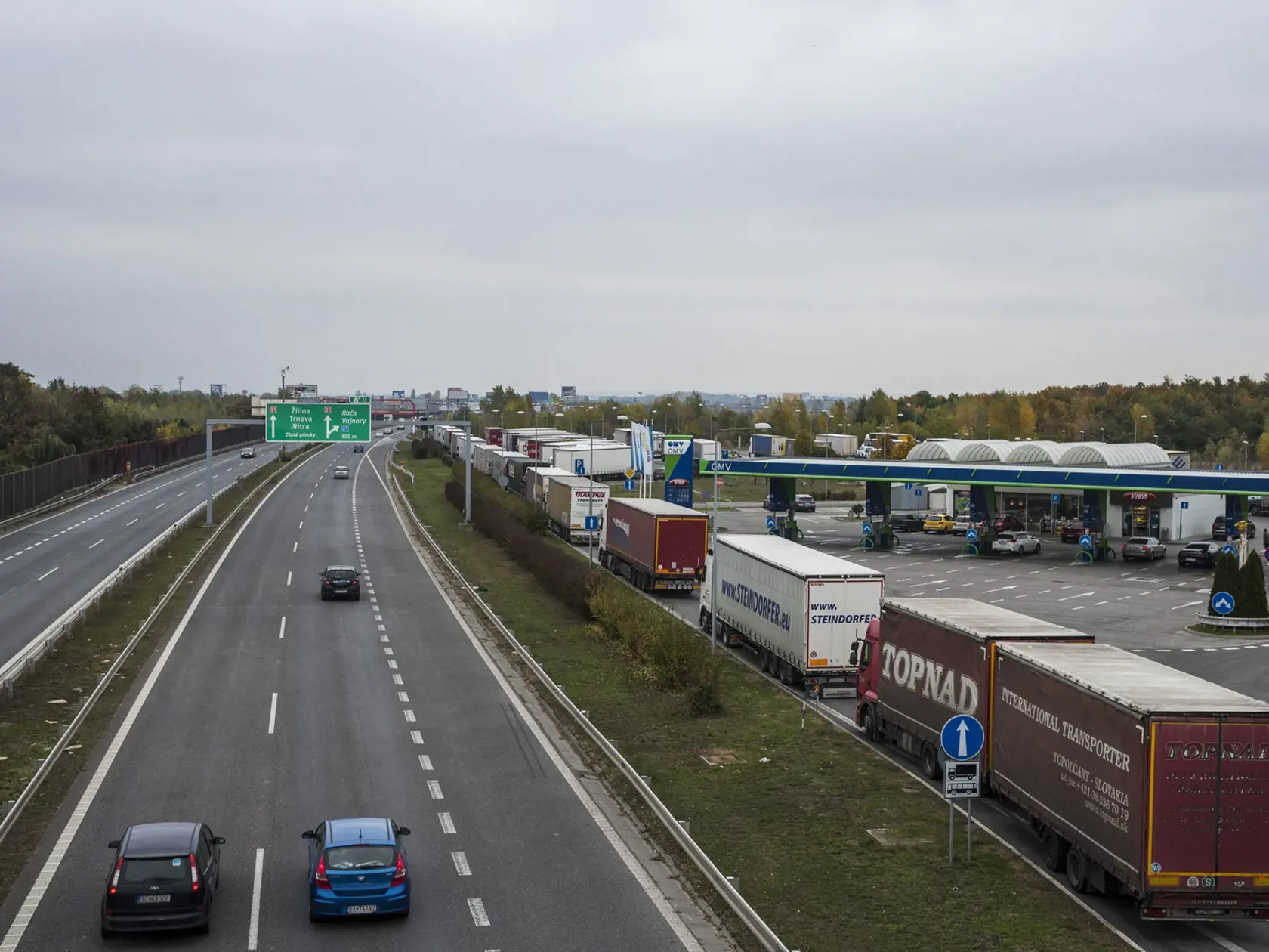 Na snímke úsek diaľnice D1.