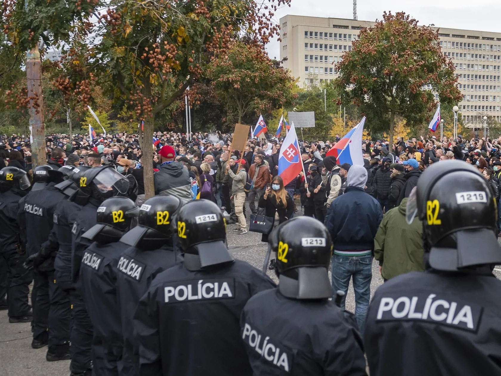 protivládny protest pred úradom vlády v Bratislave