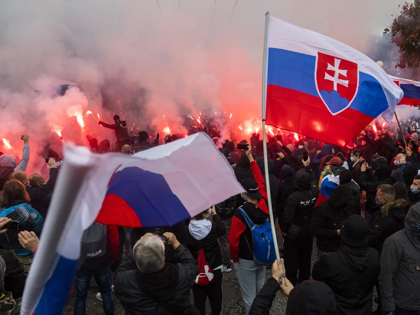 protivládny protest pred úradom vlády v Bratislave