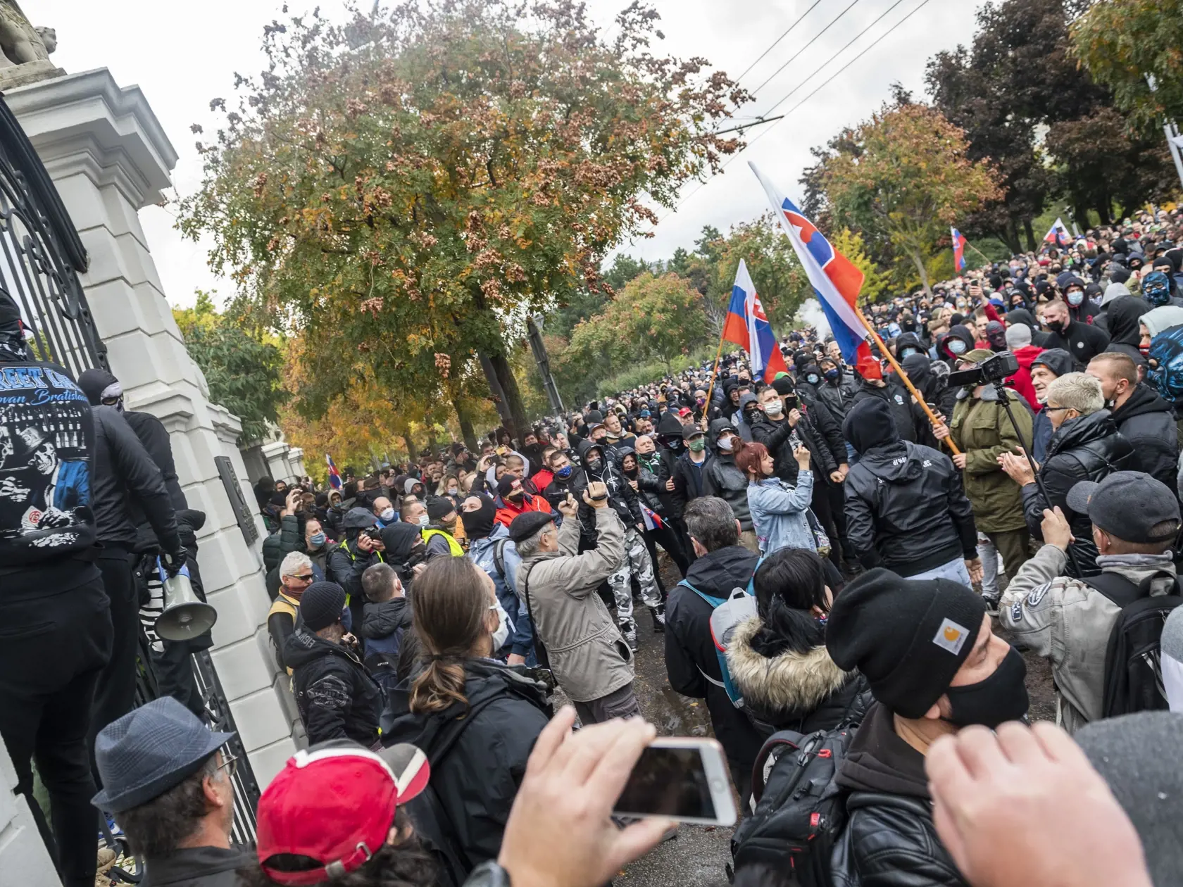 protivládny protest pred úradom vlády v Bratislave