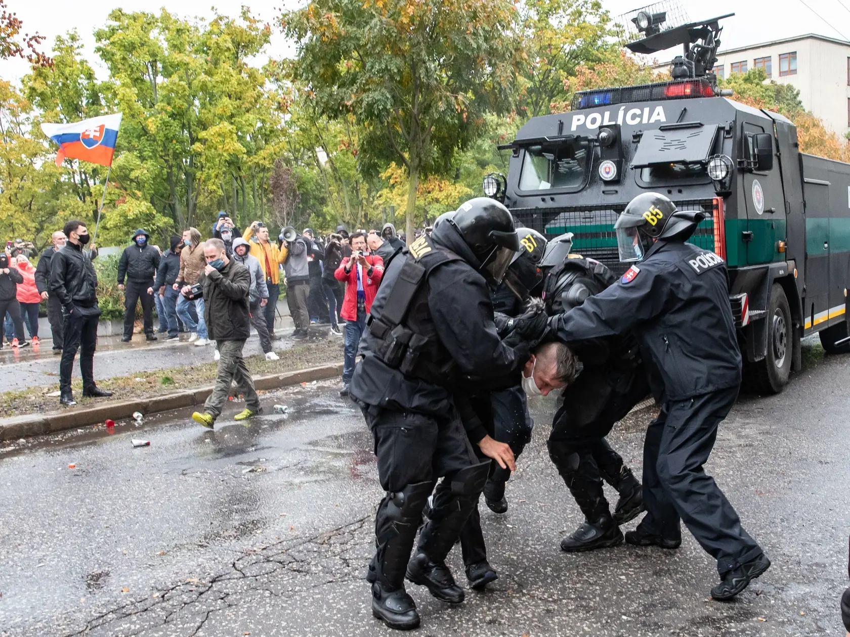 Protest proti Igorovi Matovičovi pred úradom vlády SR.
