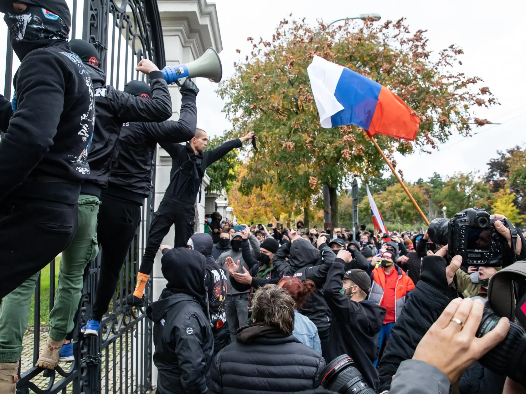 Protest proti Igorovi Matovičovi pred úradom vlády SR.