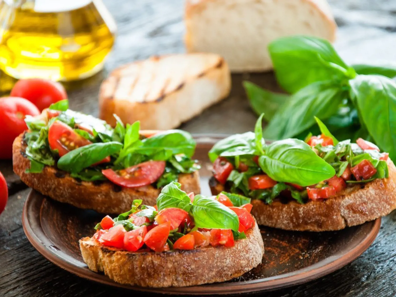 Bruschetta z paradajok je výborné predjedlo.