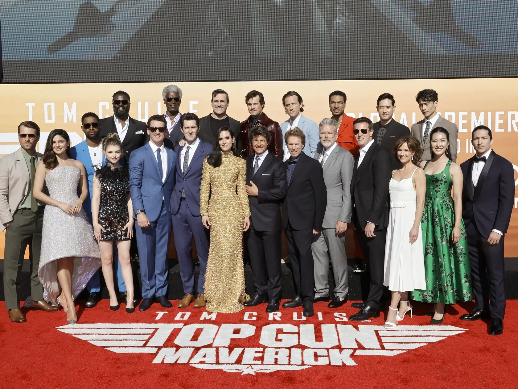 Premiéra nového filmu Top Gun: Maverick sa konala v Kalifornii a na červenom koberci sa zišli všetci herci na čele s hlavnými postavami a to Tomom Cruisom, Jennifer Connelly (51) a Milesom Tellerom (35).