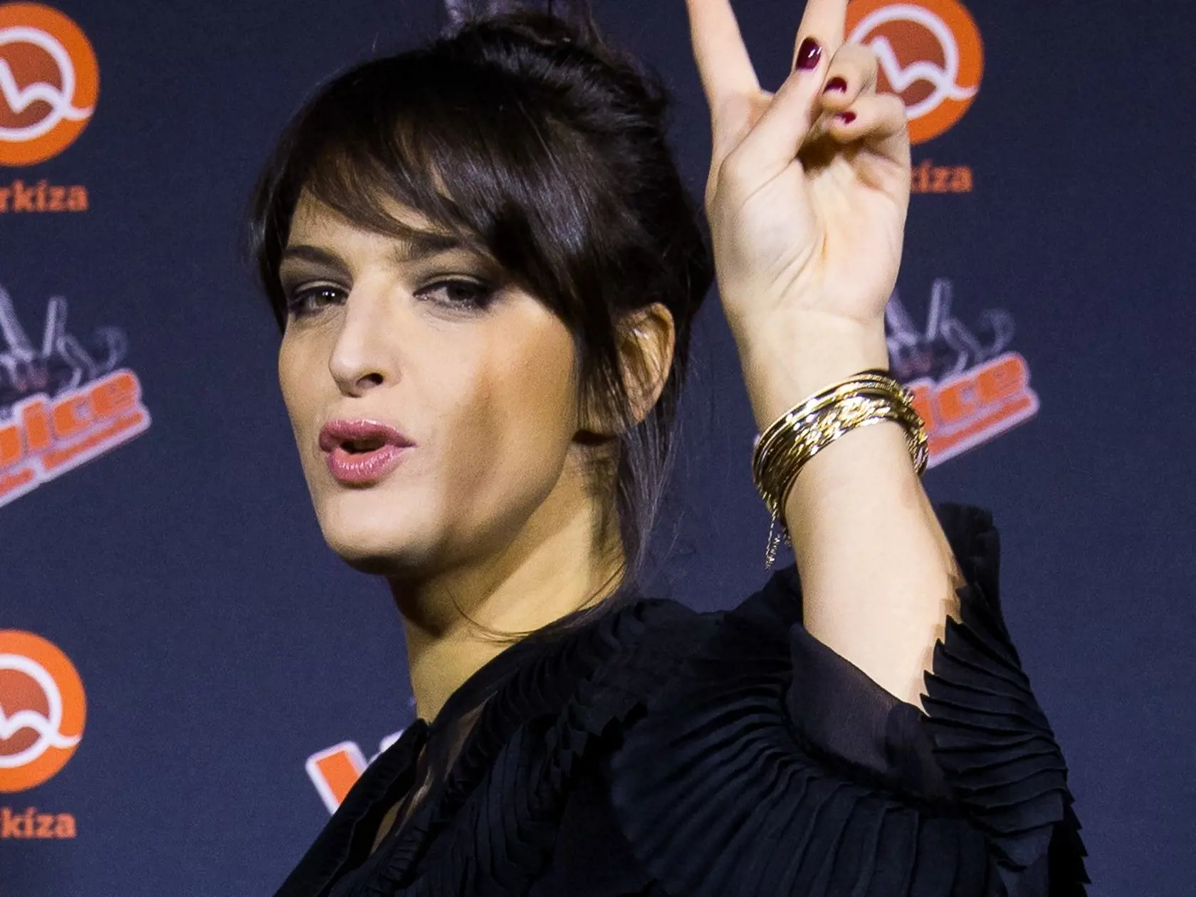 Jana kirschner v súťaži The Voice Česko Slovensko oslávila štyridsiatku a začala novú etapu svojej kariéry. Diváci  jej správanie pred kamerou odsudzujú.