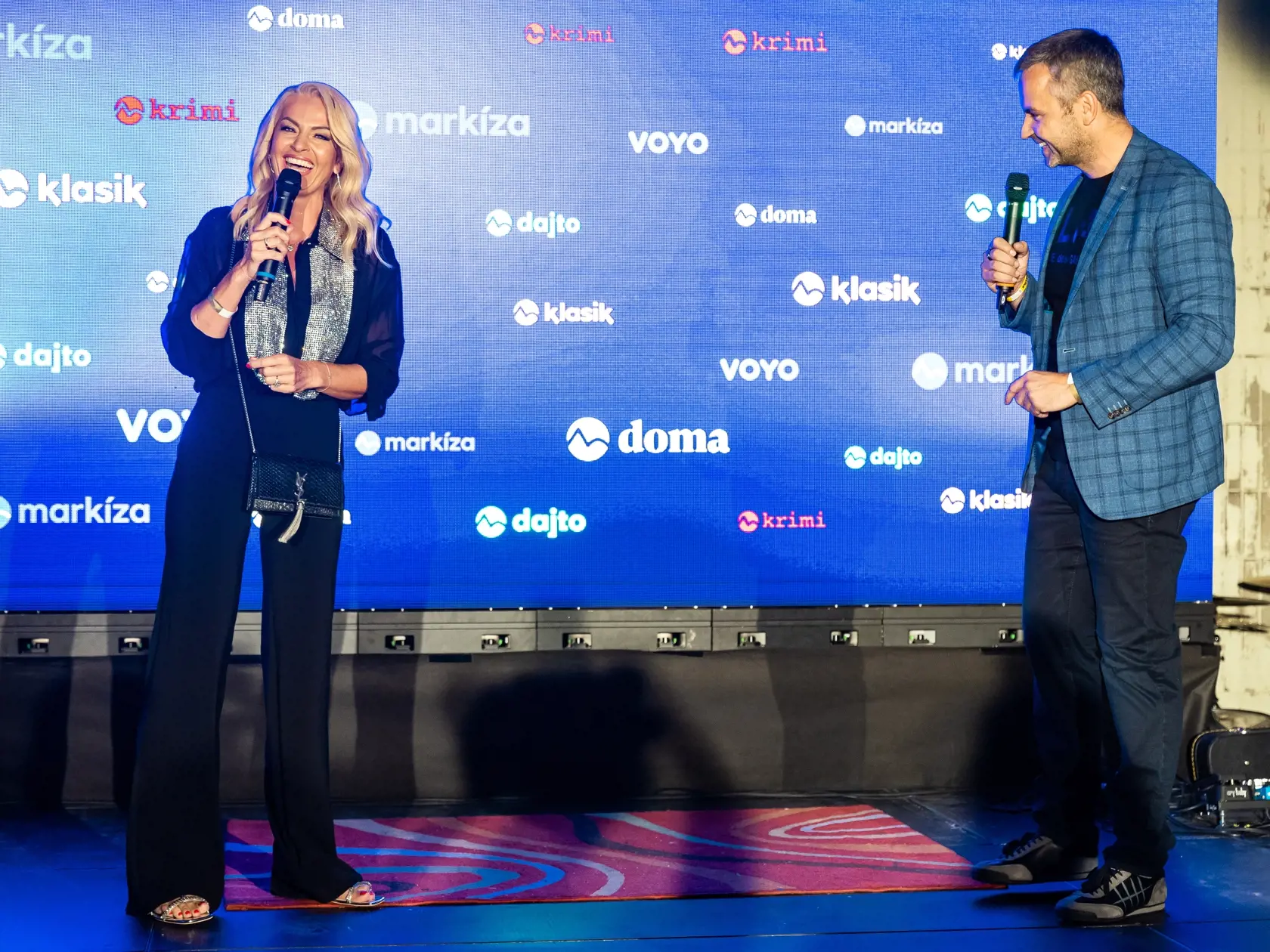 Letná párty televízie Markíza. Na snímke Marianna Ďurianová a Peter Gažík.