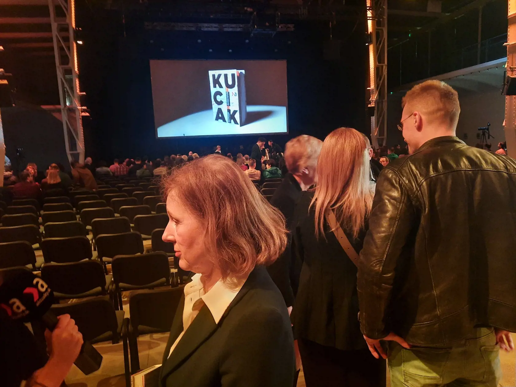 Michal Kovačič na krste knihy Kuciak.