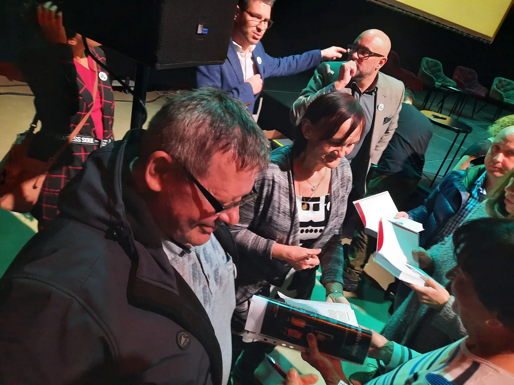 Jozef Kuciak a Jana Kuciaková počas autogramiády pri krste knihy Kuciak dňa 20. februára 2023.