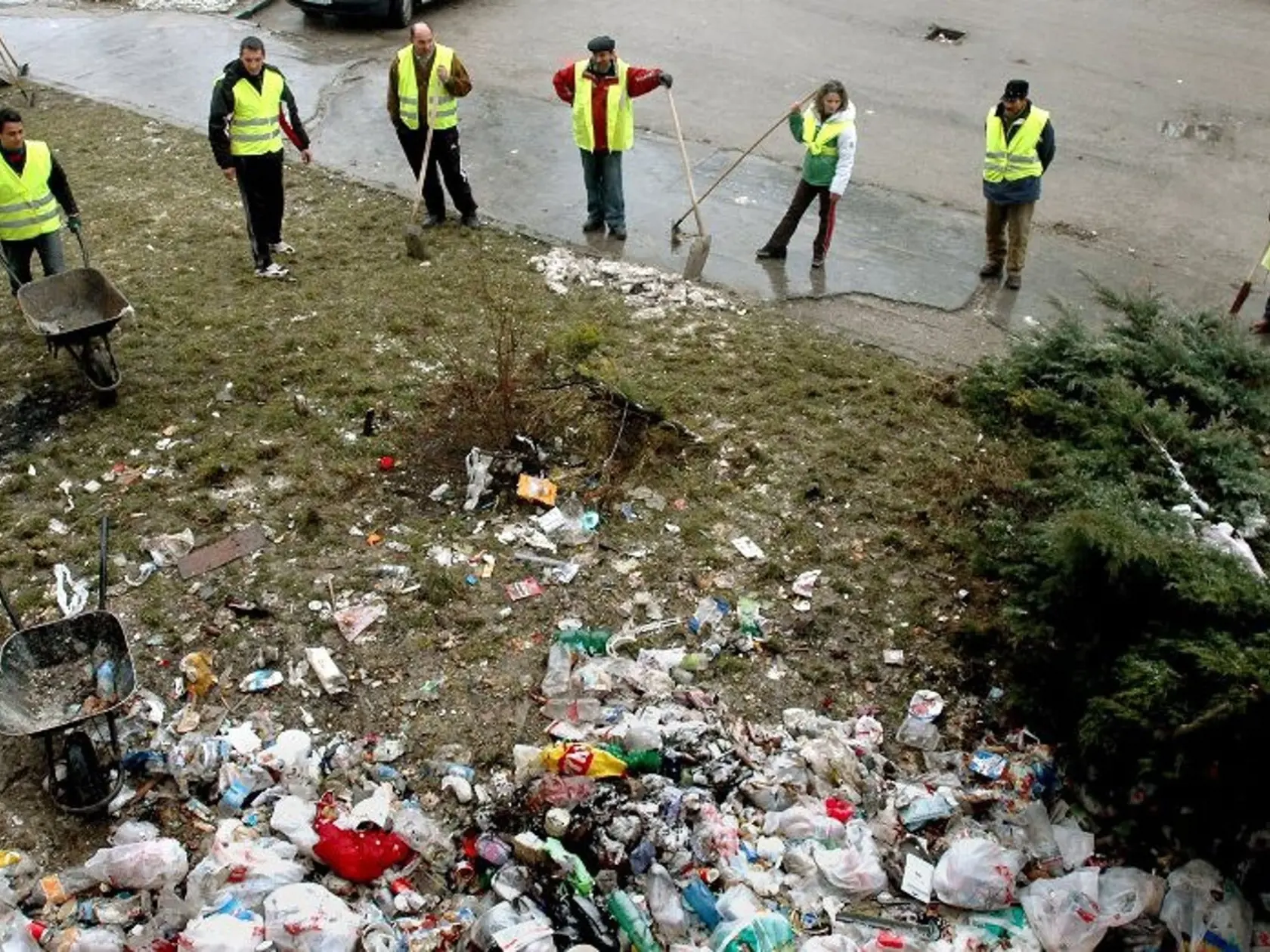Na Luniku IX určite nebude núdza o prácu pre ľudí na sociálnych dávkach.