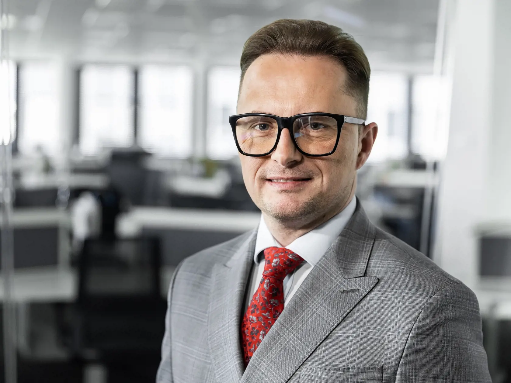 Diskusná relácia "Karty na stôl", ktorej hosťom bol Miroslav Řádek.