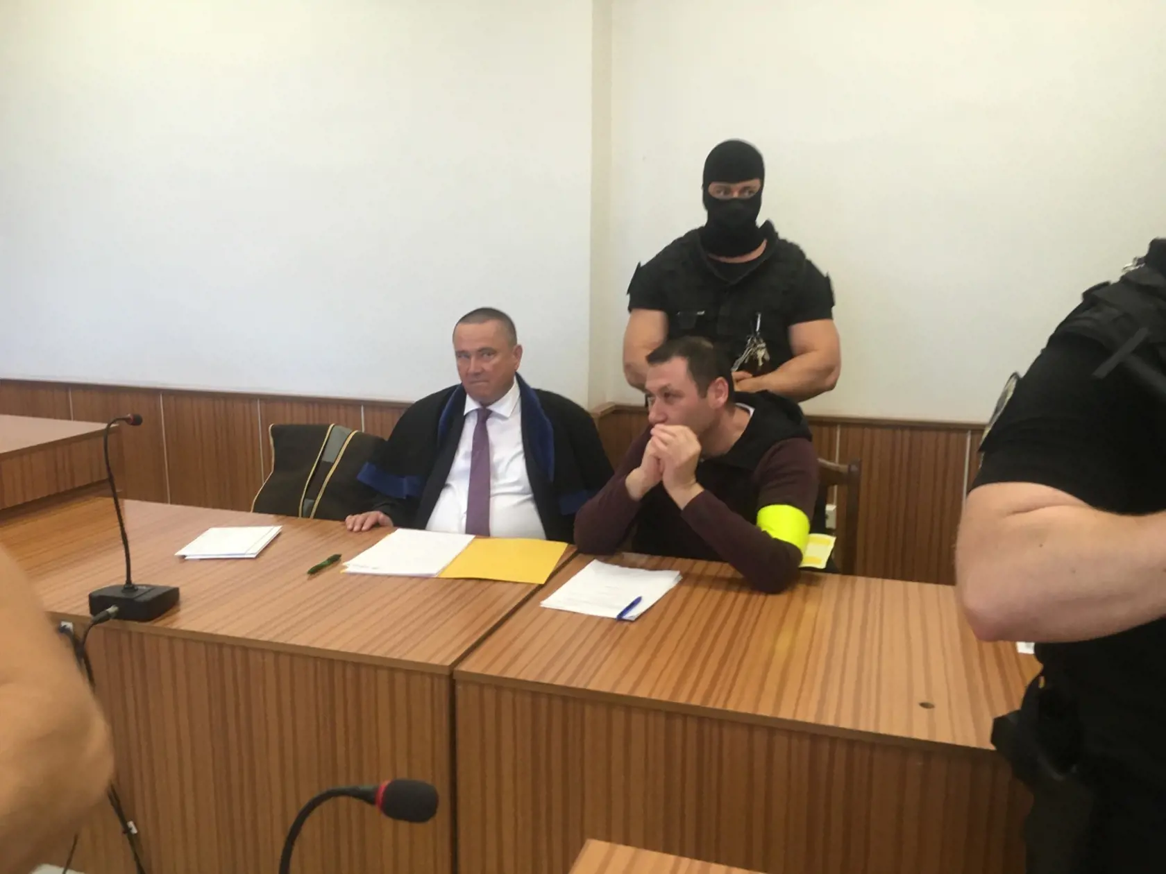 Vadala počas fototermínu komunikoval len so svojim obhajcom.