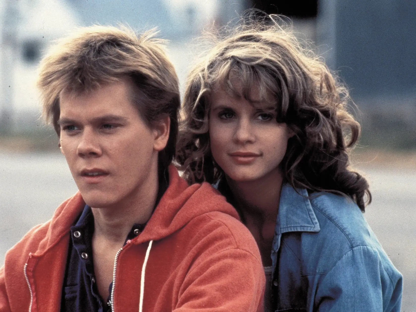 Kevin Bacon vo filme Nechajte nás lietať
