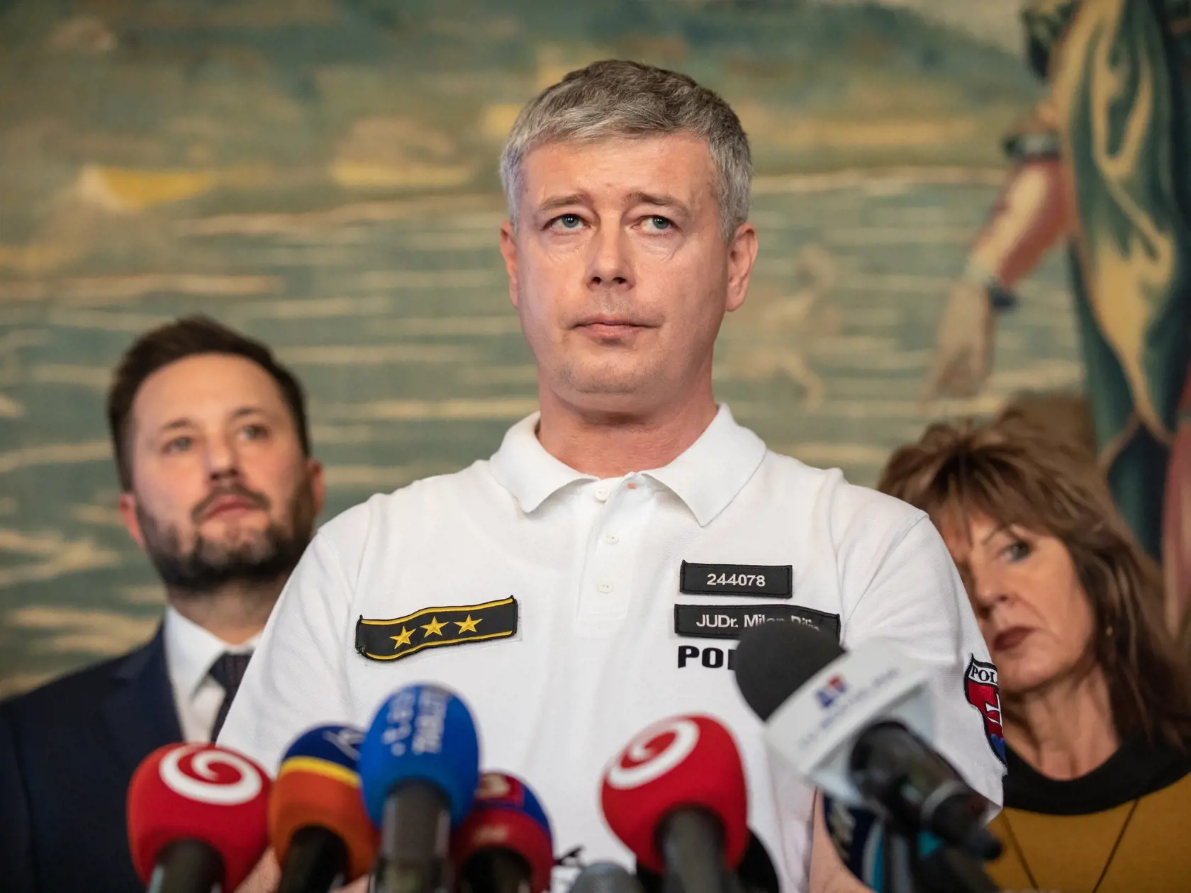Tlačová konferencia k uzáverám spojenými s výstavbou D4R7 a Mlynských Nív, ktorú zvolal Ing. Arch. Matúš Vallo v Primaciálnom Paláci.