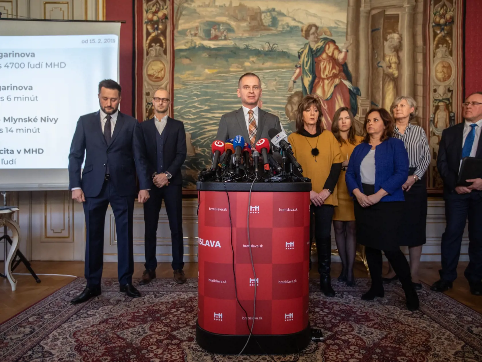 Tlačová konferencia k uzáverám spojenými s výstavbou D4R7 a Mlynských Nív, ktorú zvolal Ing. Arch. Matúš Vallo v Primaciálnom Paláci.
