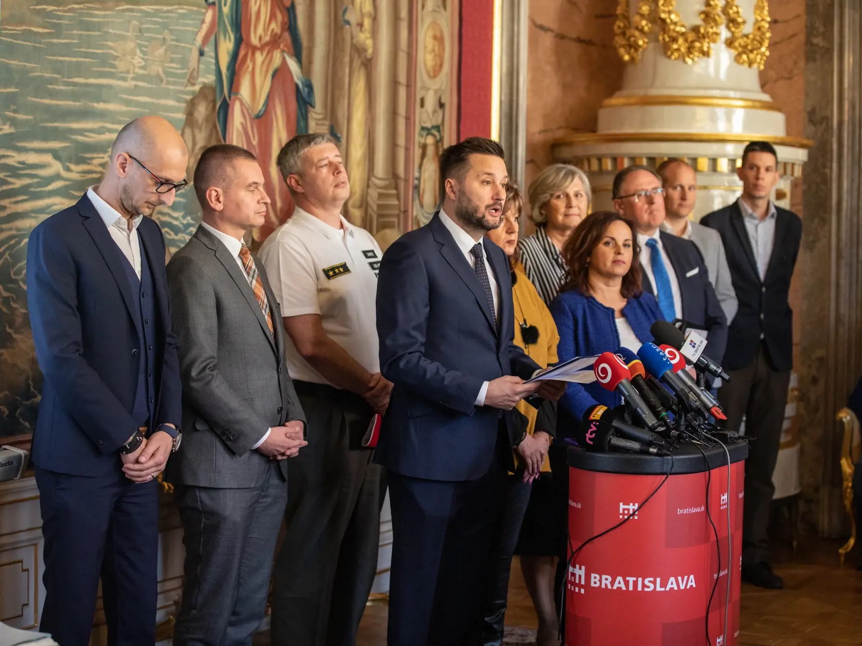 Tlačová konferencia k uzáverám spojenými s výstavbou D4R7 a Mlynských Nív, ktorú zvolal Ing. Arch. Matúš Vallo v Primaciálnom Paláci.